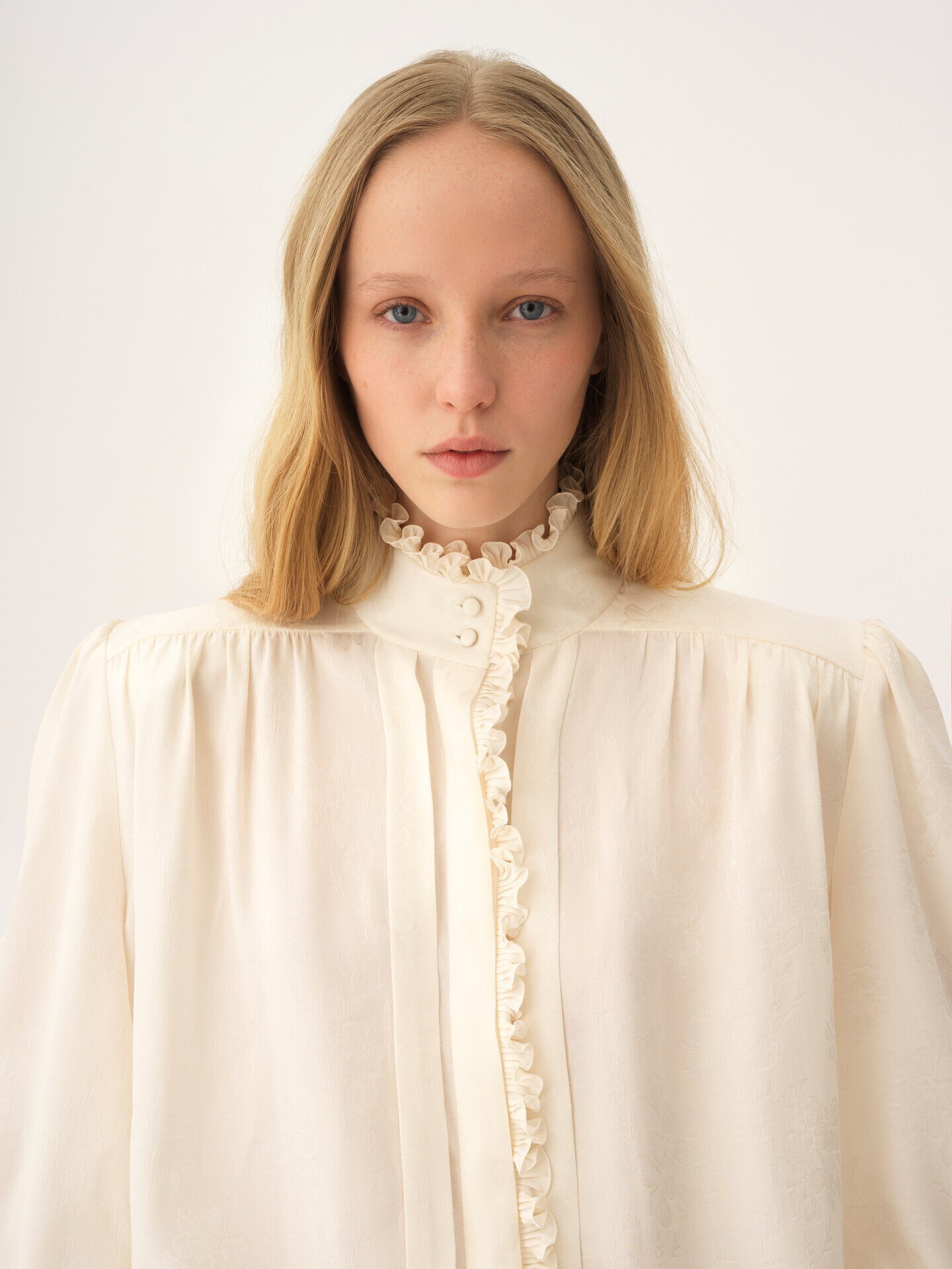 Oversized-Bluse aus Seidenjacquard mit R&uuml;schen - 7