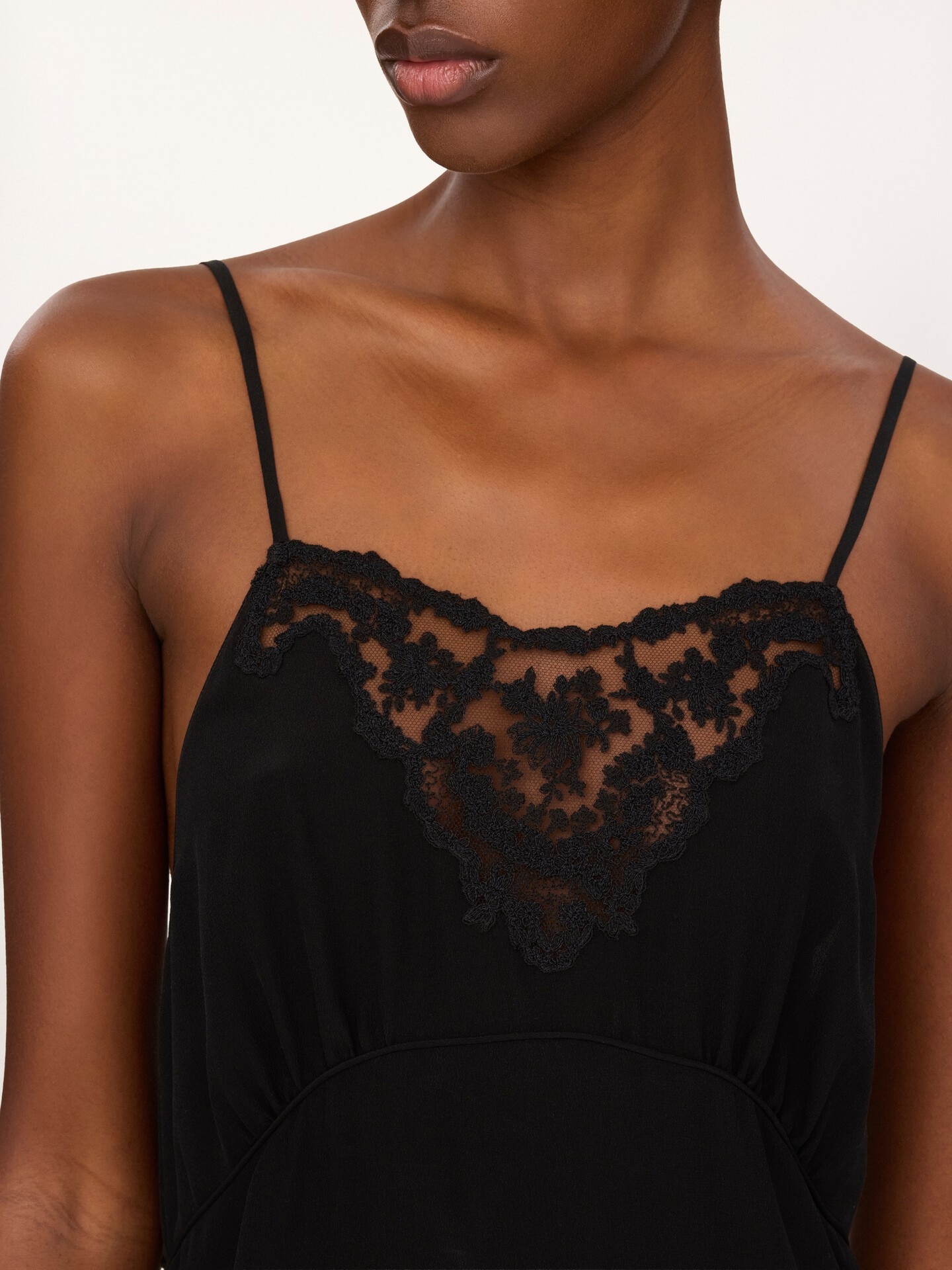 Long lingerie dress in cr&ecirc;pe de chine & lace - 6