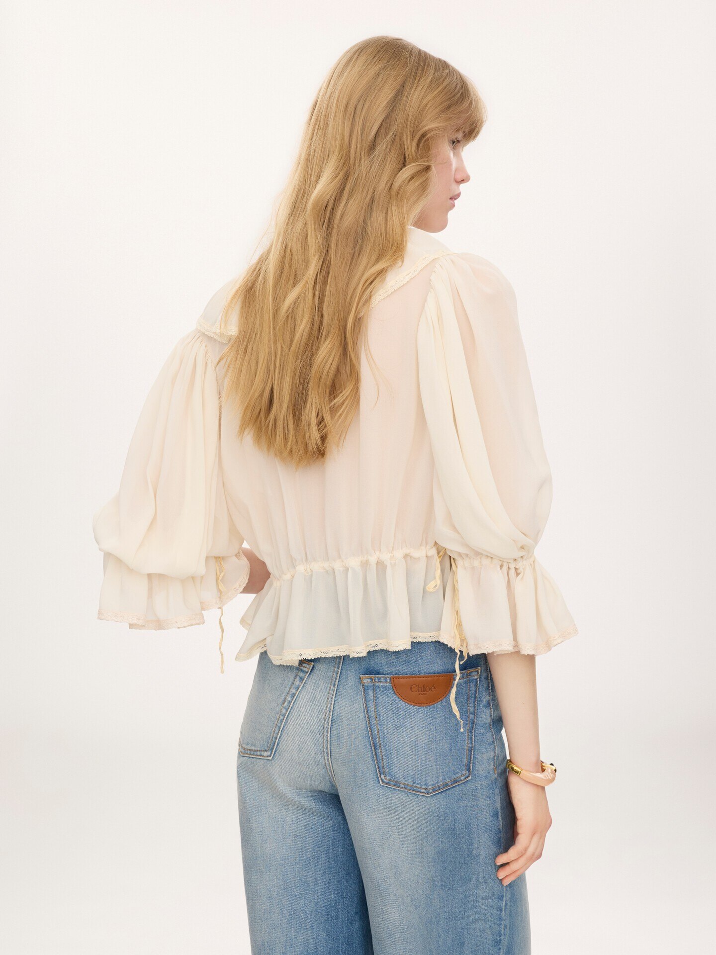 Cropped V-neck ruffle top in silk georgette & lace - 5