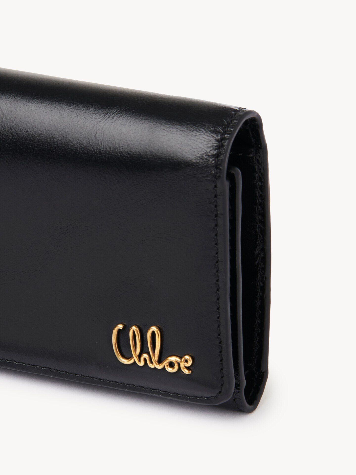 Chloe インディ 折り財布 Small Chloé Iconic tri-fold with coin pocket in shiny leather