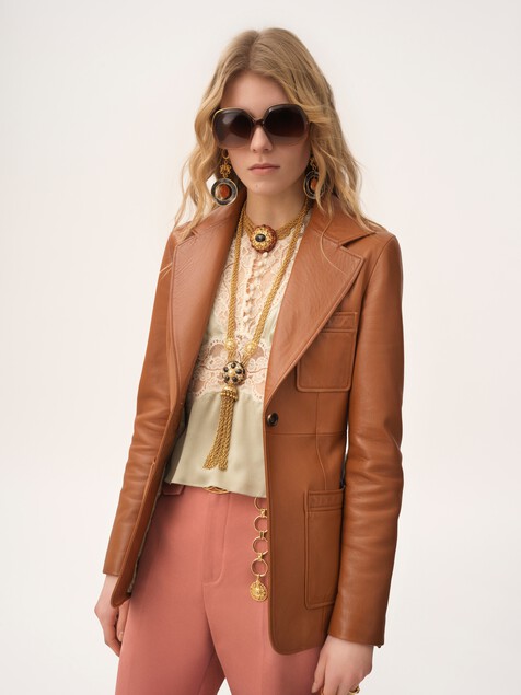 Tailored jacket in leather