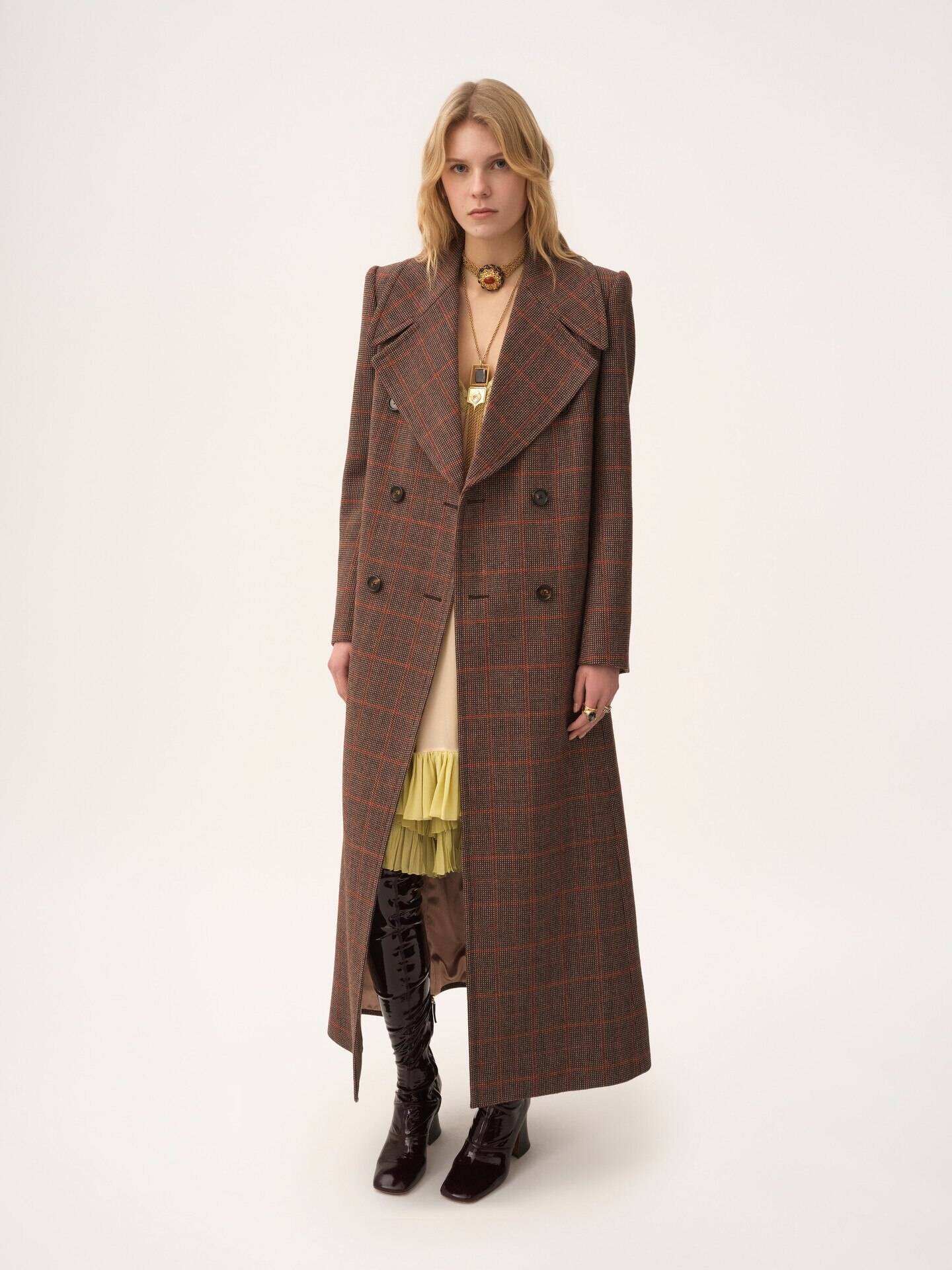 Manteau long crois&eacute; en laine &agrave; carreaux - 4