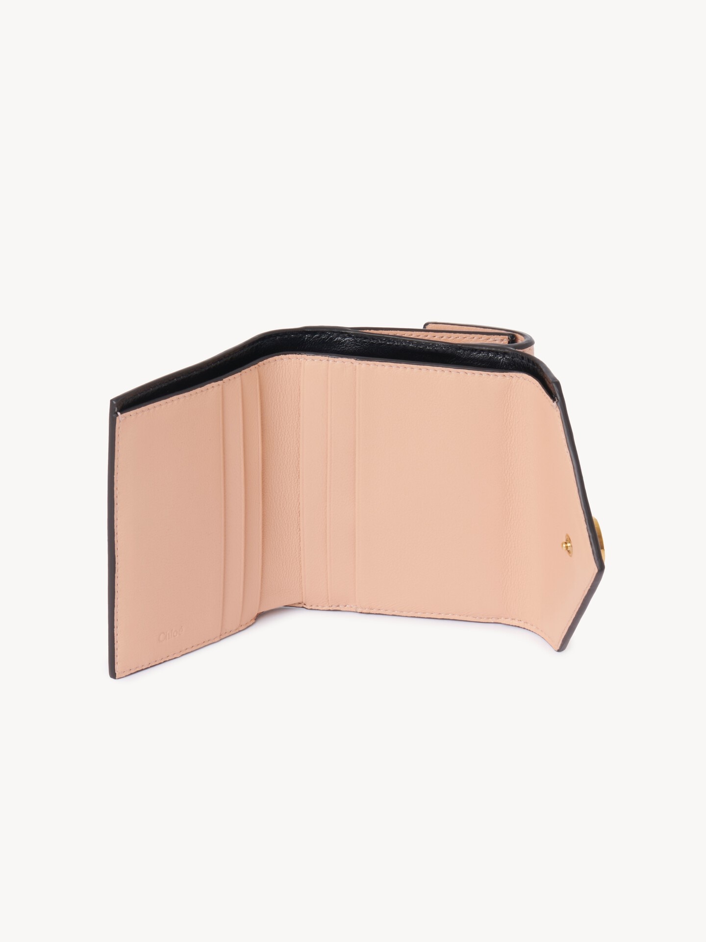 Kleines, dreifach klappbares Envelope Portemonnaie aus genarbtem Leder - 5