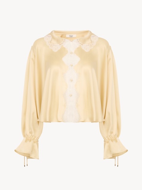 Fluid top in washed silk satin & lace