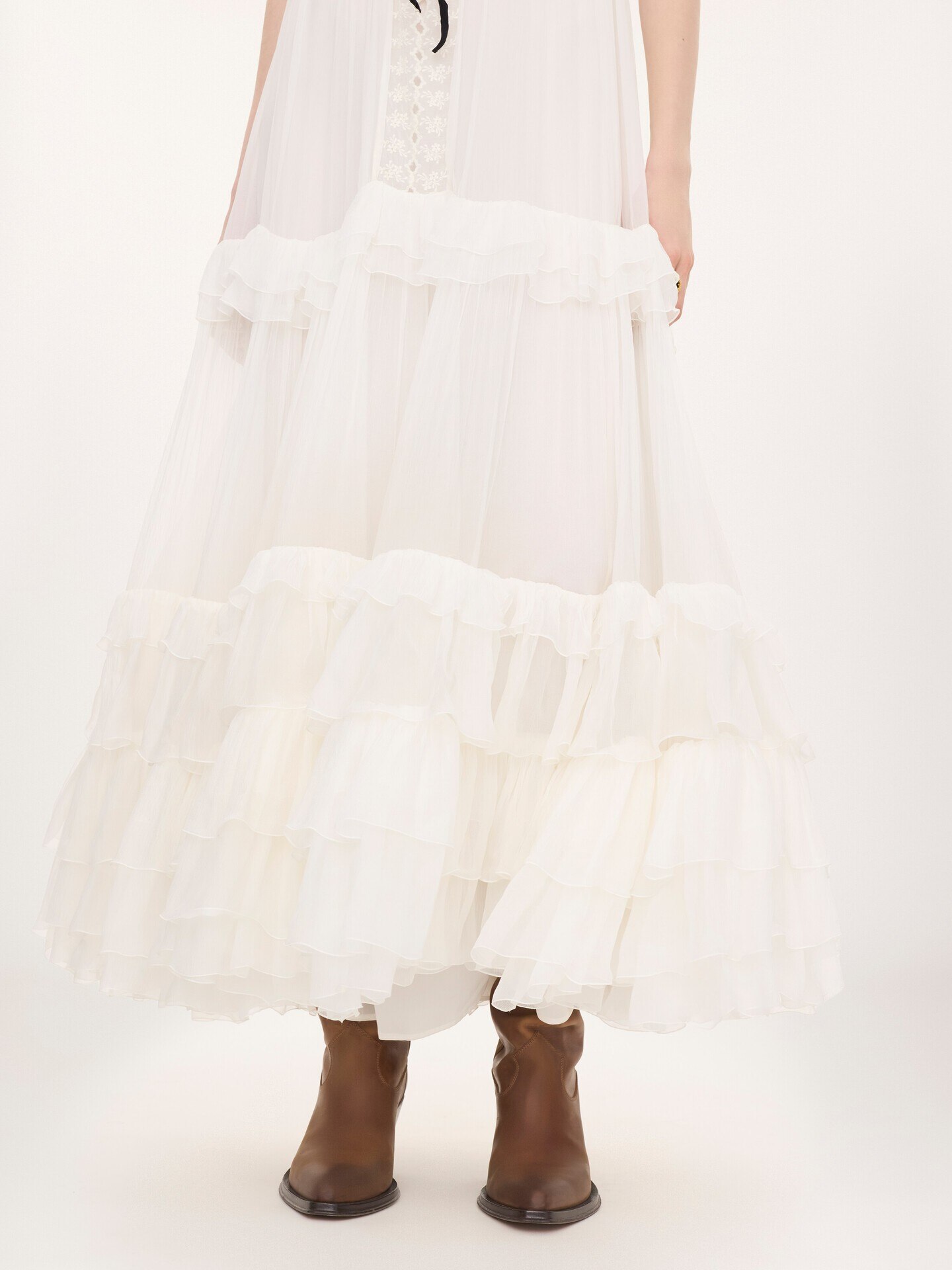 Robe longue &agrave; n&oelig;ud et volants en mousseline de soie et dentelle - 7.0