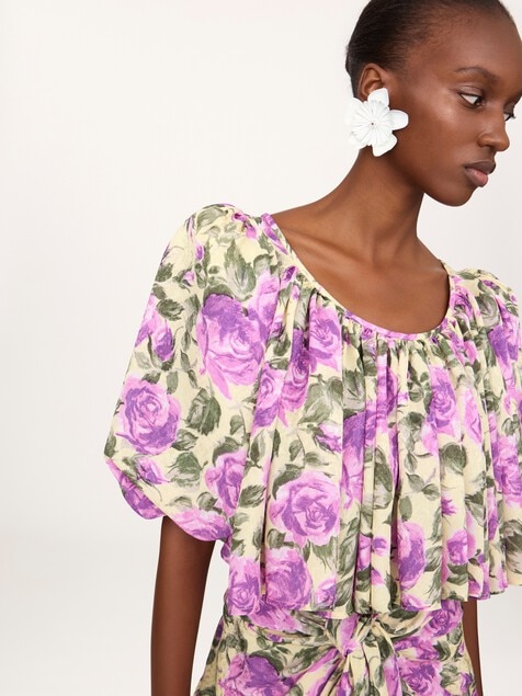 Top corto con maniche a sbuffo in jacquard di seta