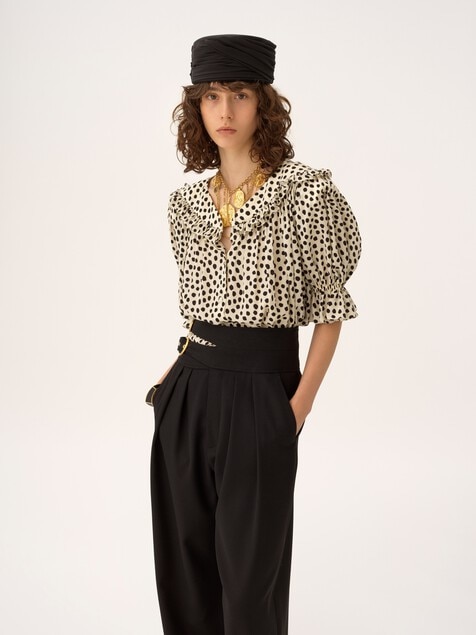 クレープデシン製パフスリーブ フリルトップス