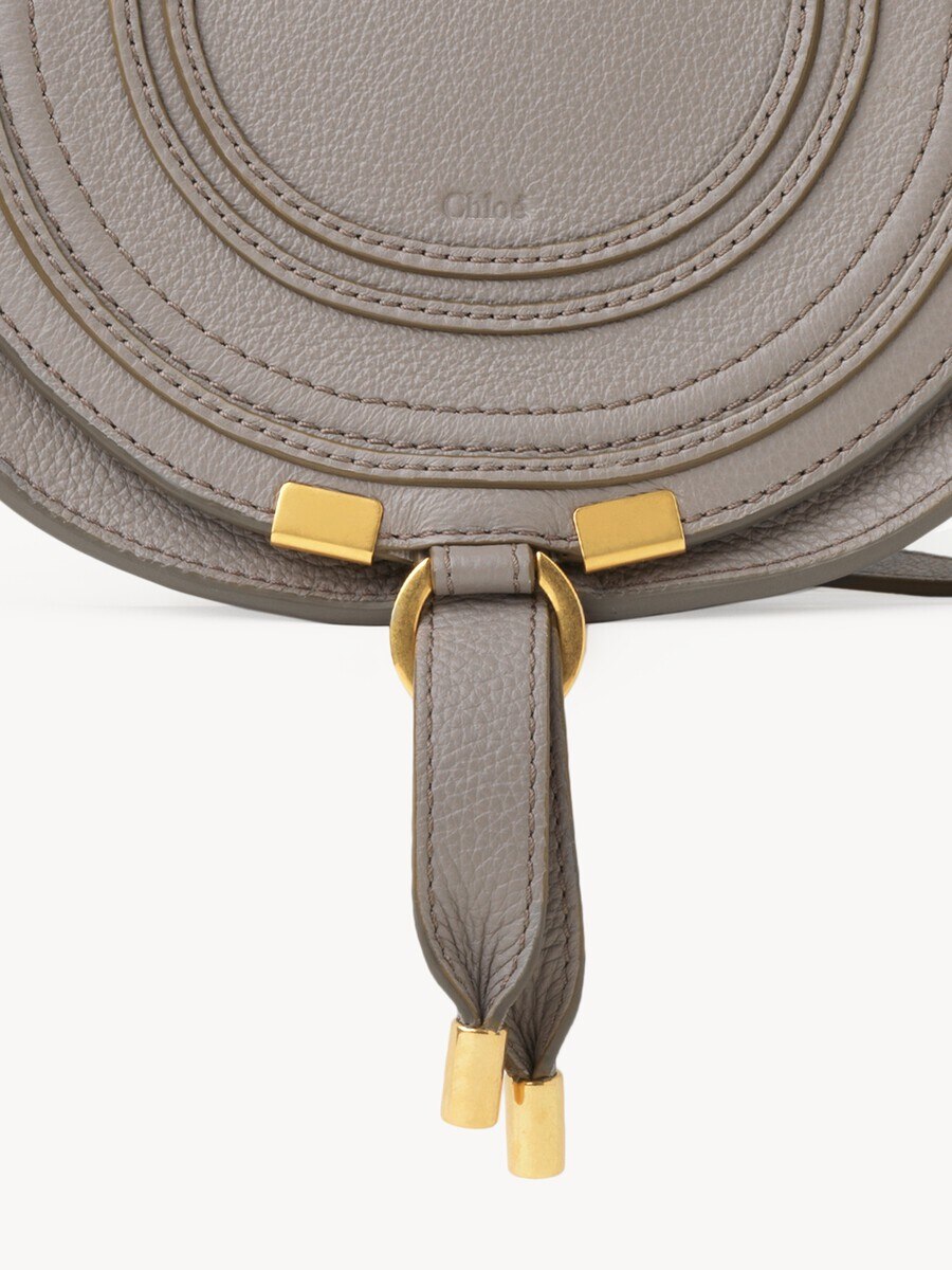 Bolso saddle peque&ntilde;o Marcie de cuero granulado - 6