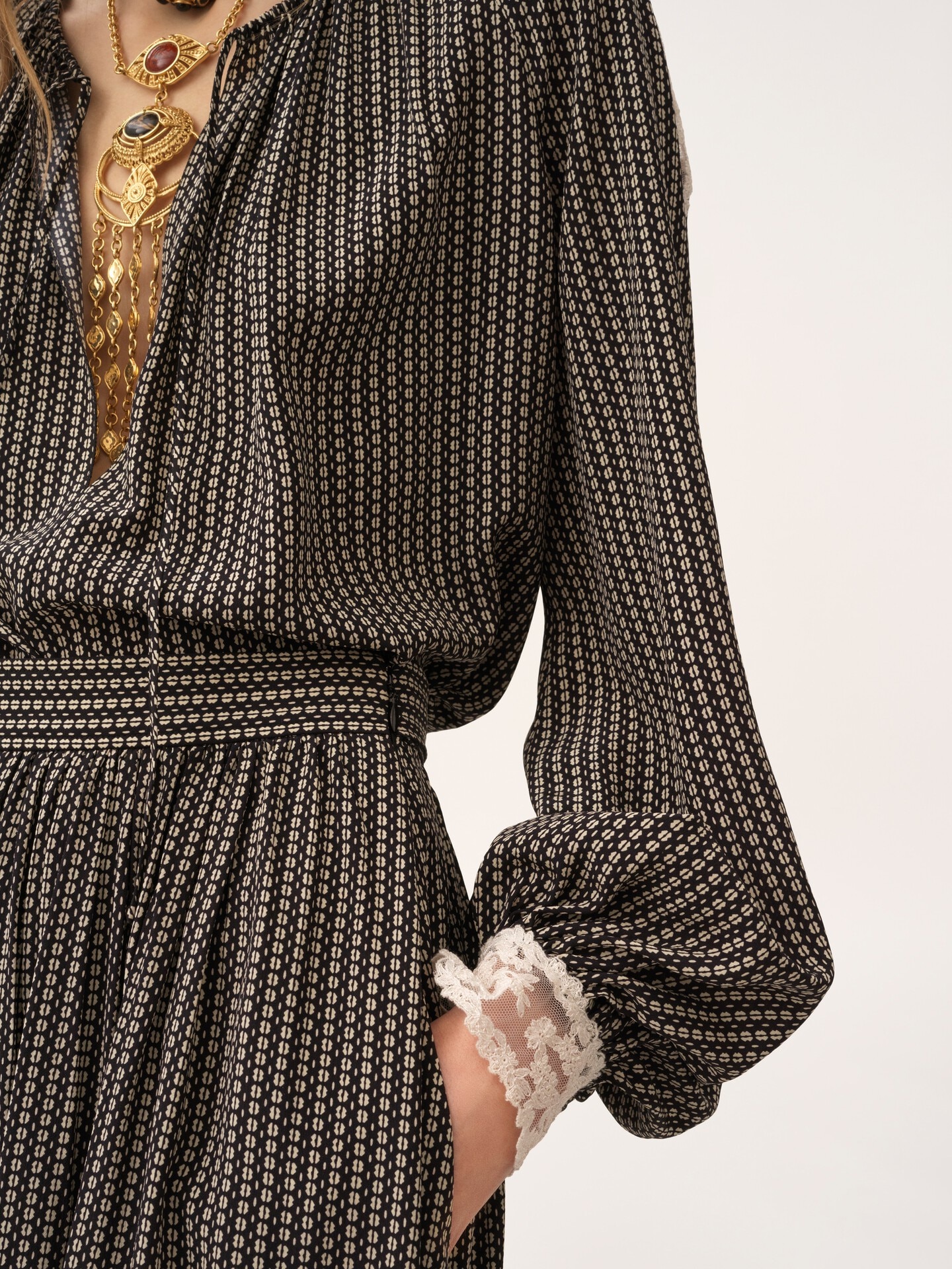 Jupe midi fronc&eacute;e en cr&ecirc;pe de chine - 6