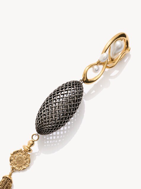 The Chlo&eacute; Tulip mono earring