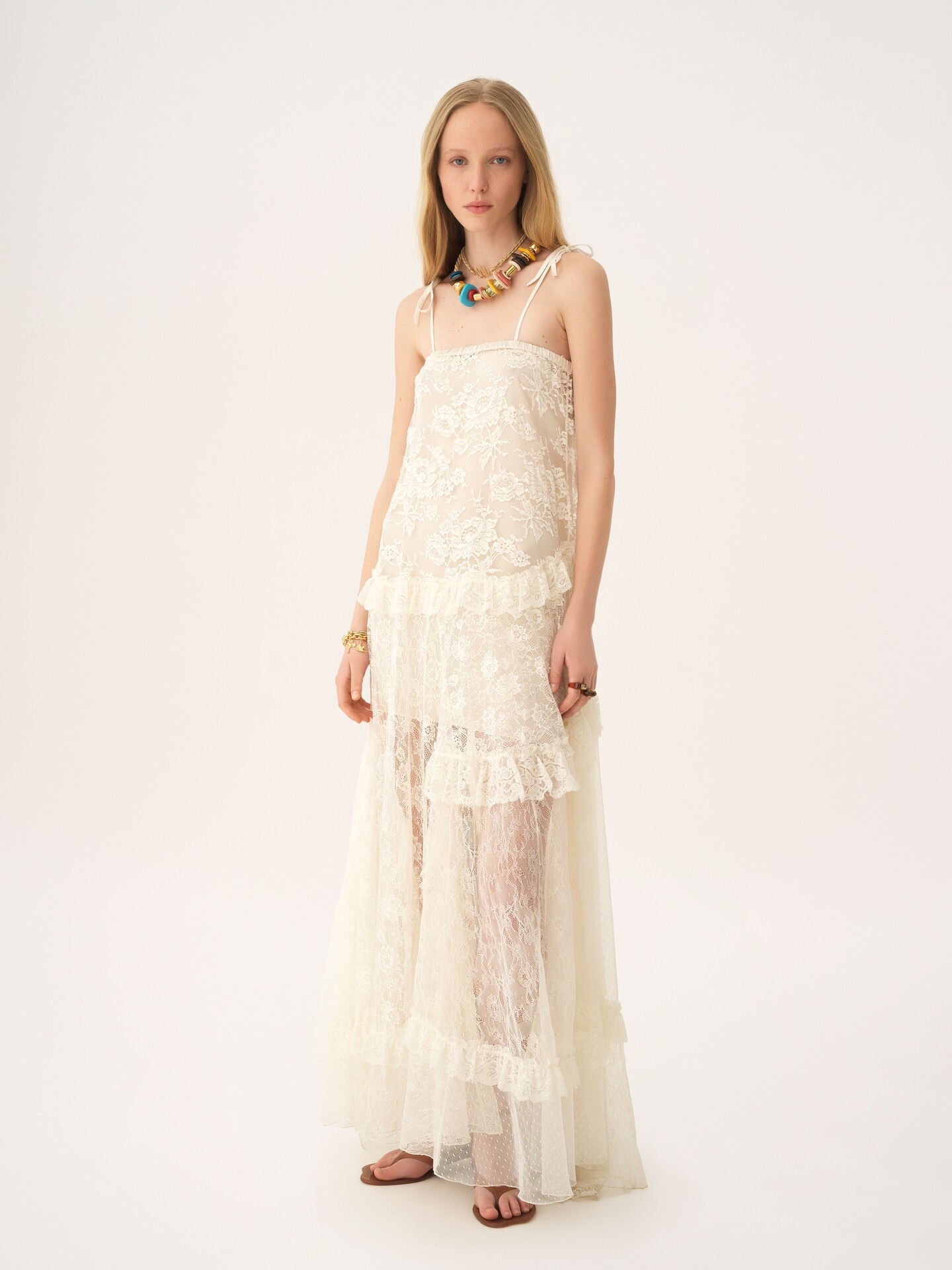 Thin-strap long dress in embroidered lace - 4