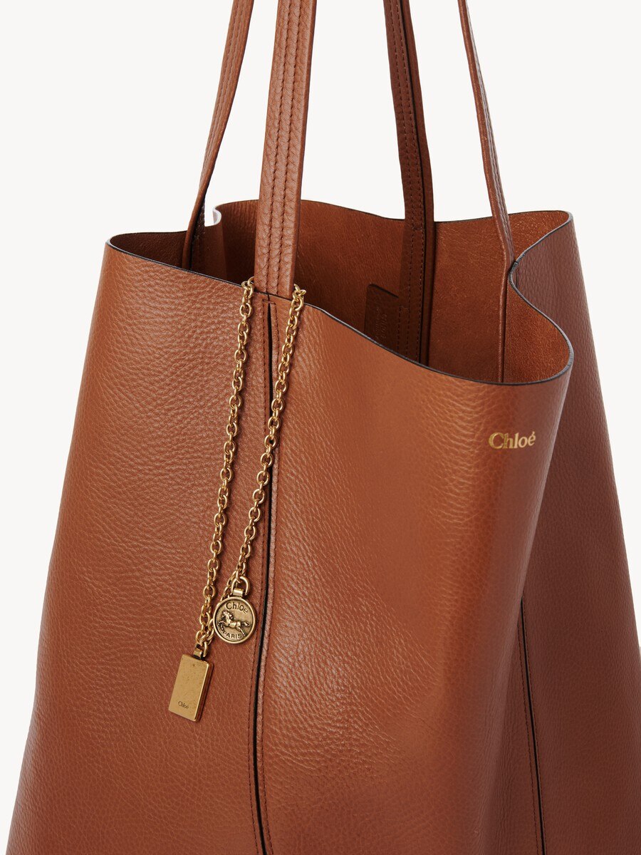 Large Chlo&eacute; Spin tote bag in grained leather - 7