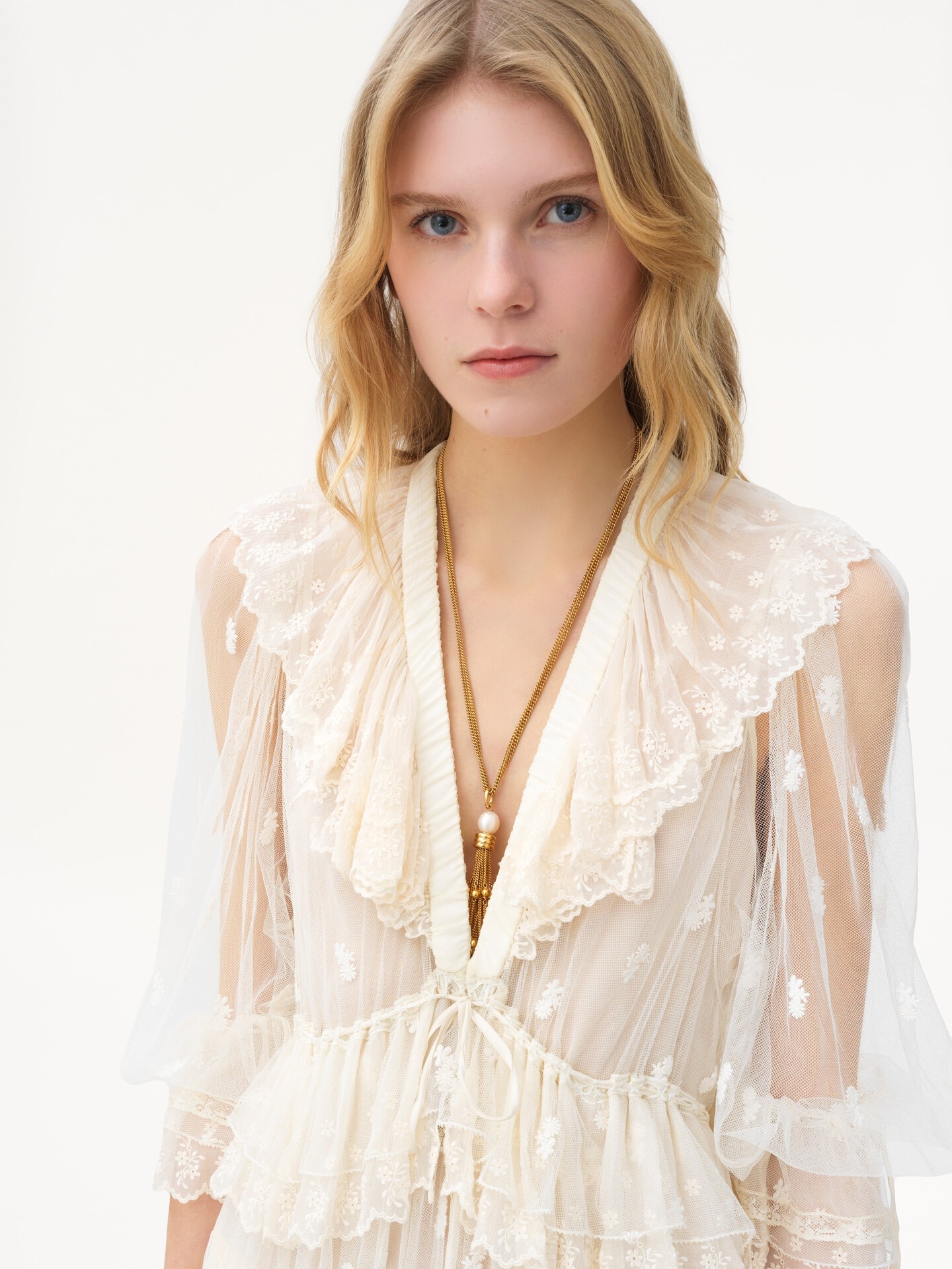 Robe longue froncée col V en dentelle brodée - 5