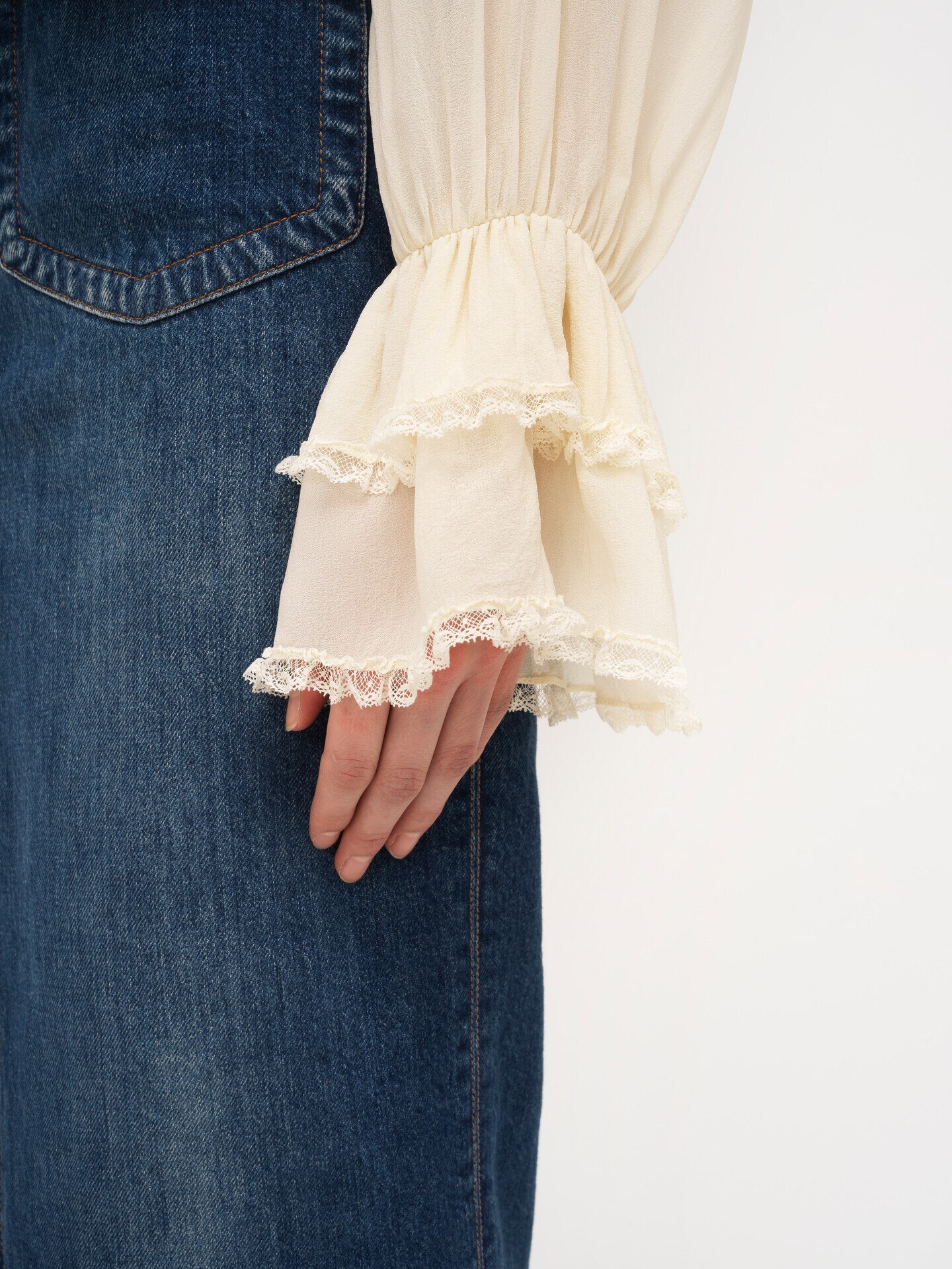 Gathered V-neck top in silk georgette - 7.0
