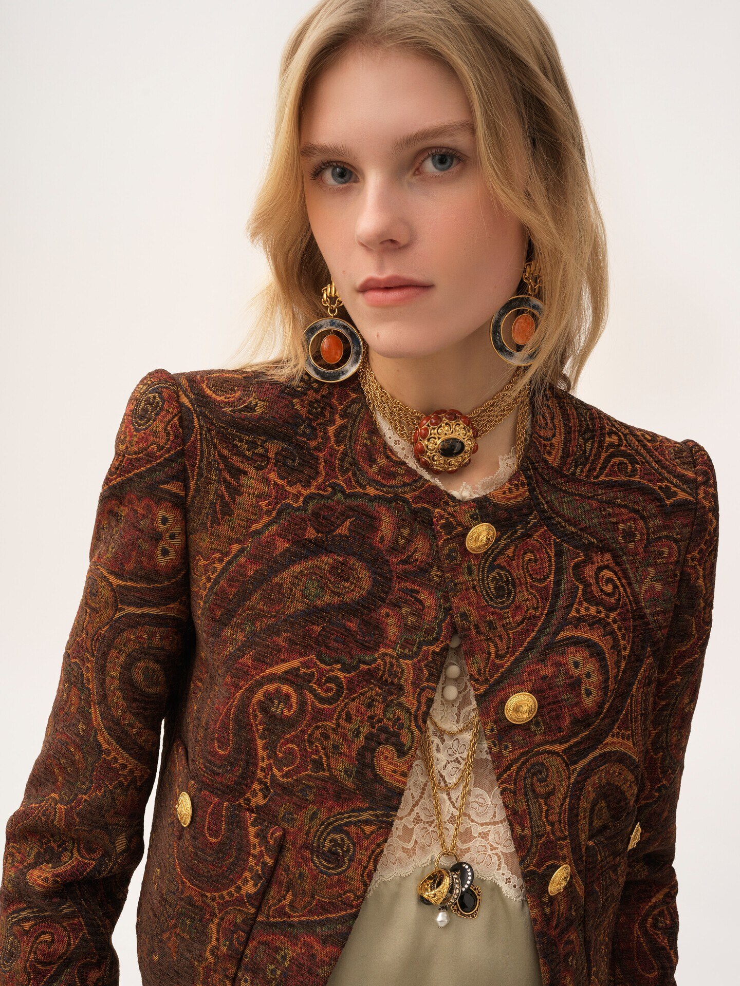 Boxy collarless jacket in tapestry jacquard - 8