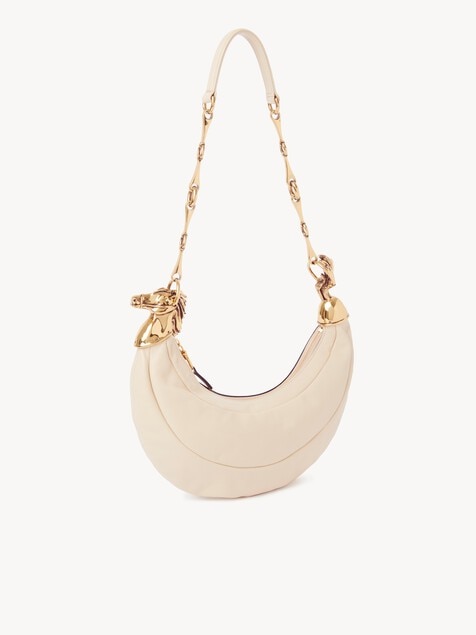 Bolso de hombro Chain Horse de cuero granulado