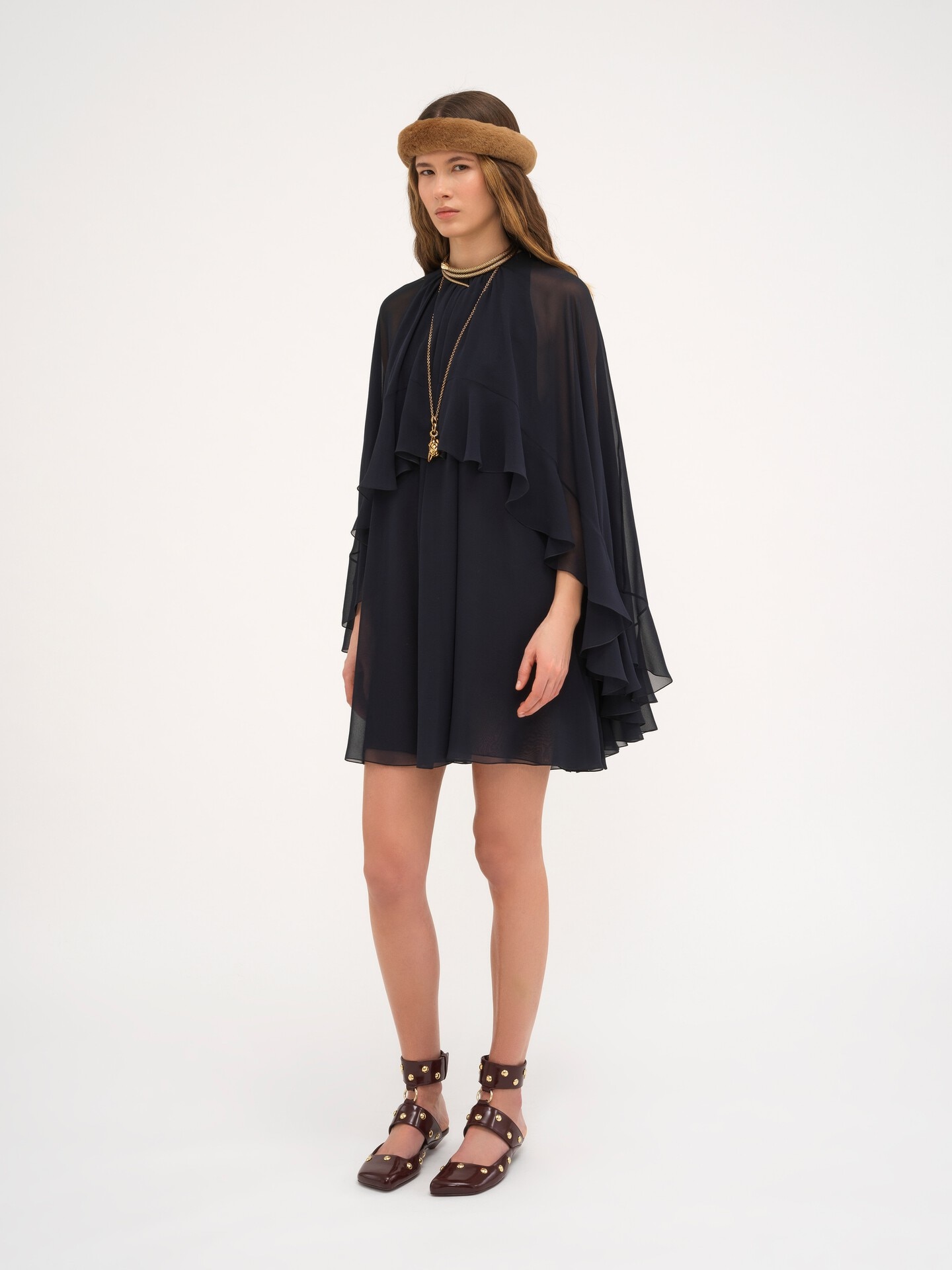 Mini robe en georgette de soie &agrave; cape volant&eacute;e - 6