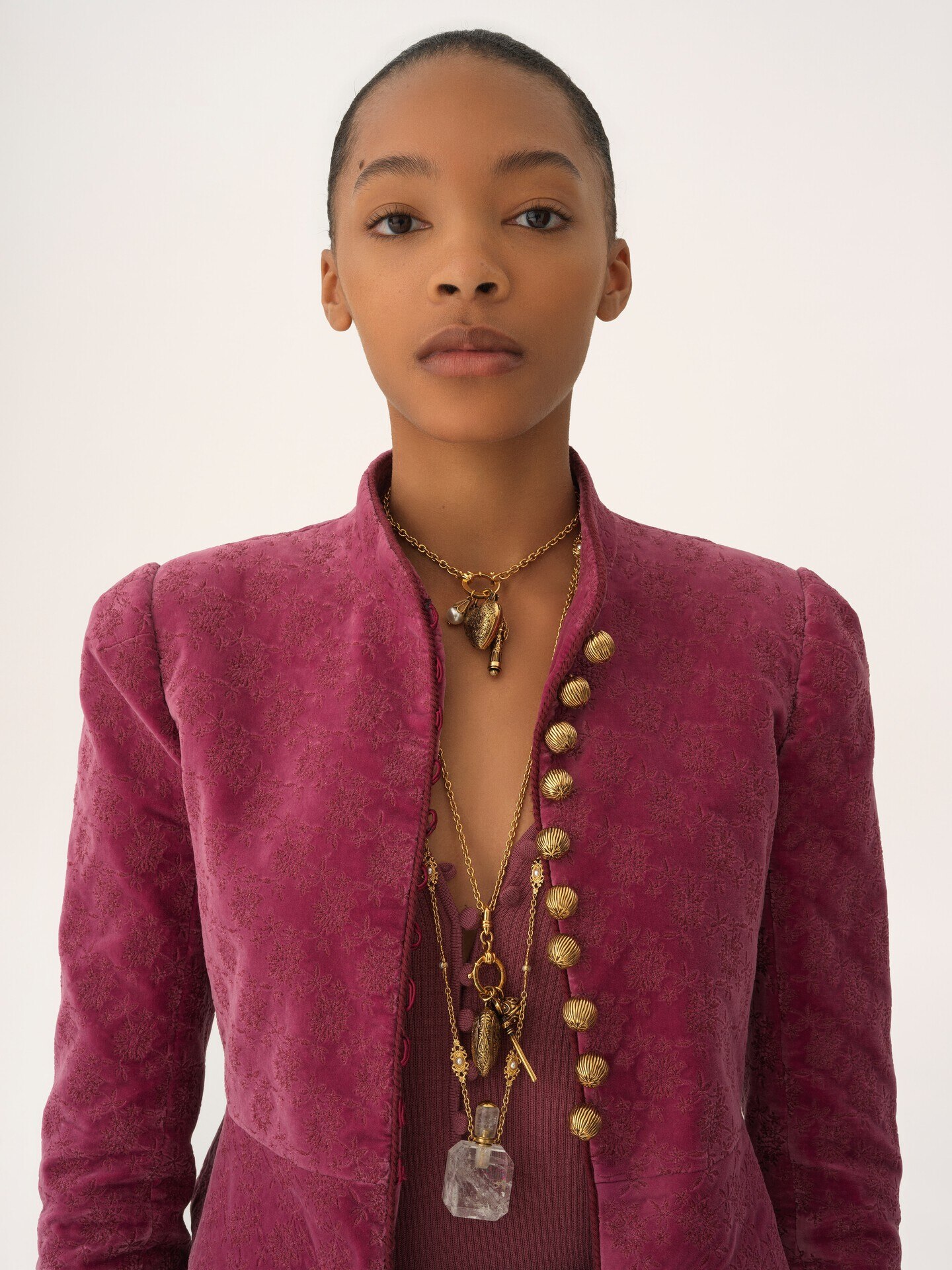 Cropped fitted jacket in velvet - 7