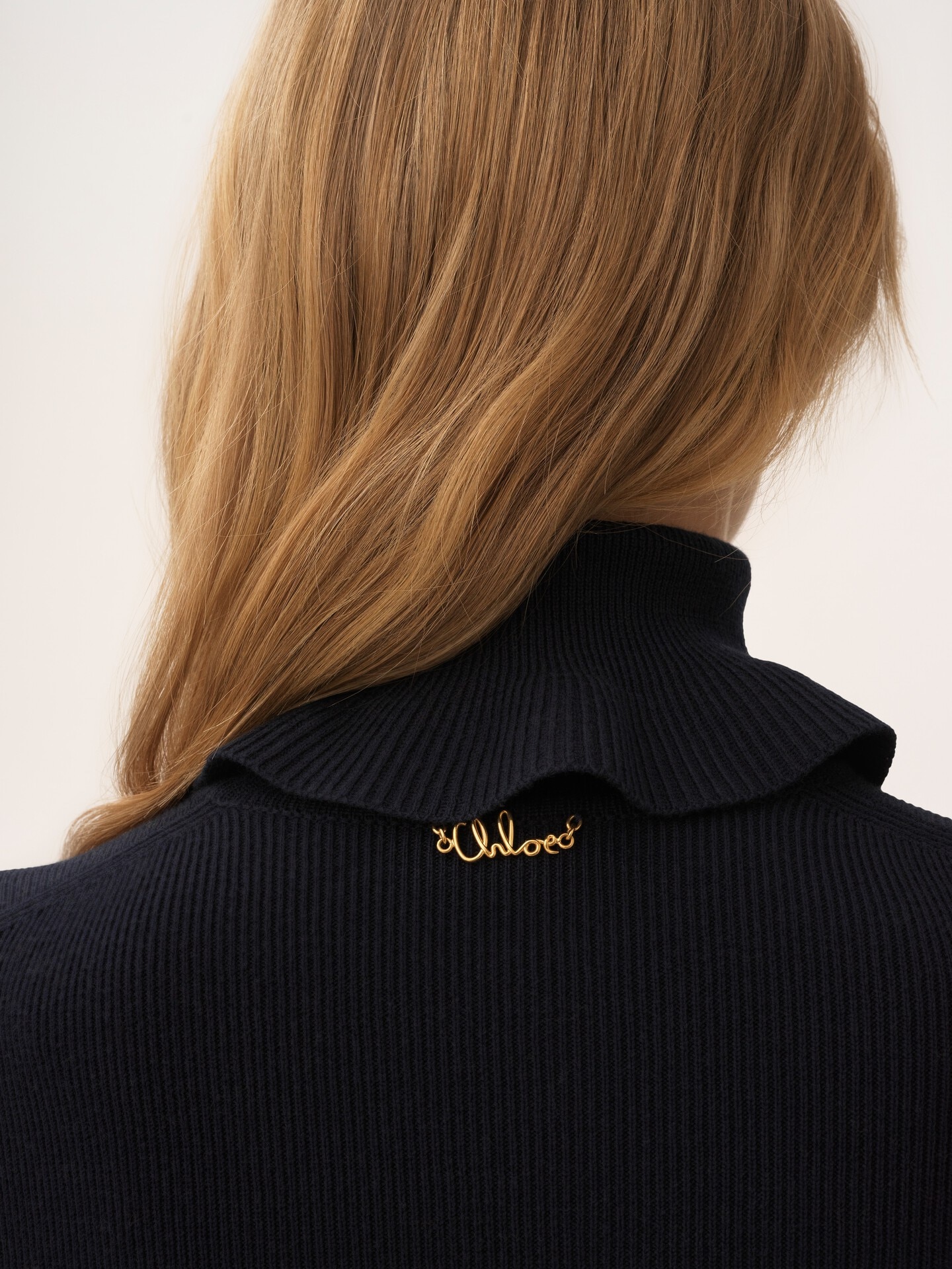 Pull col roul&eacute; ajust&eacute; en maille de coton et laine - 7