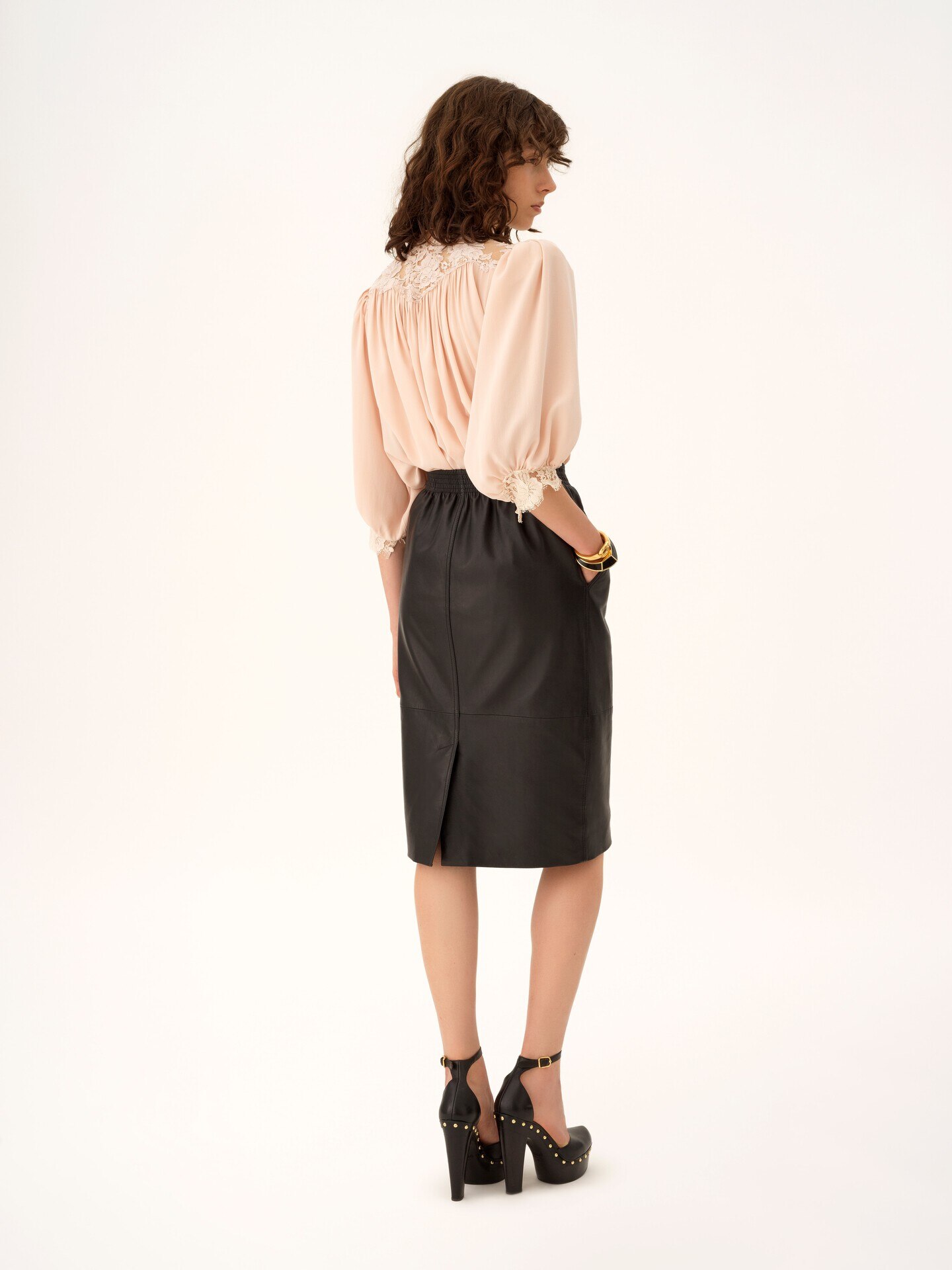 Fluid puff-sleeve top in cr&ecirc;pe de chine & lace - 5
