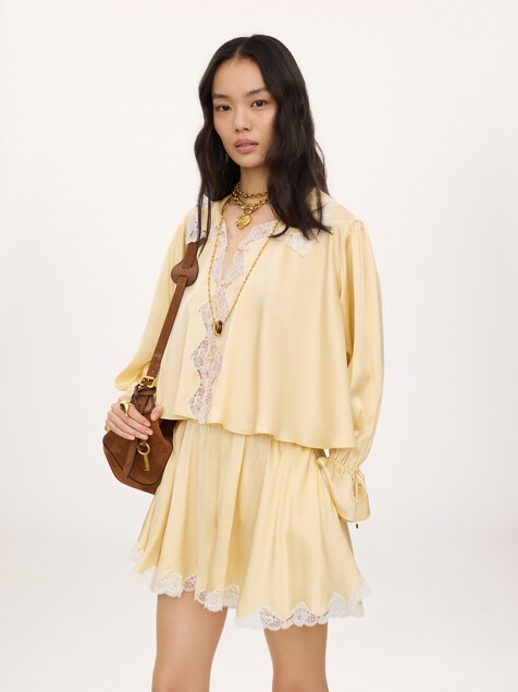 Fluid top in washed silk satin & lace