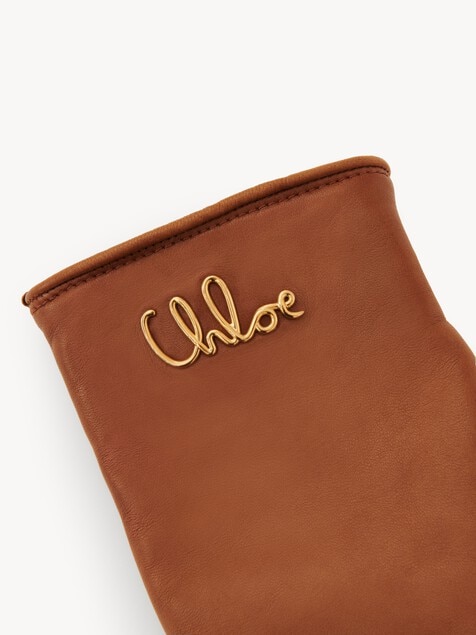 The Chloé Iconic gloves in leather