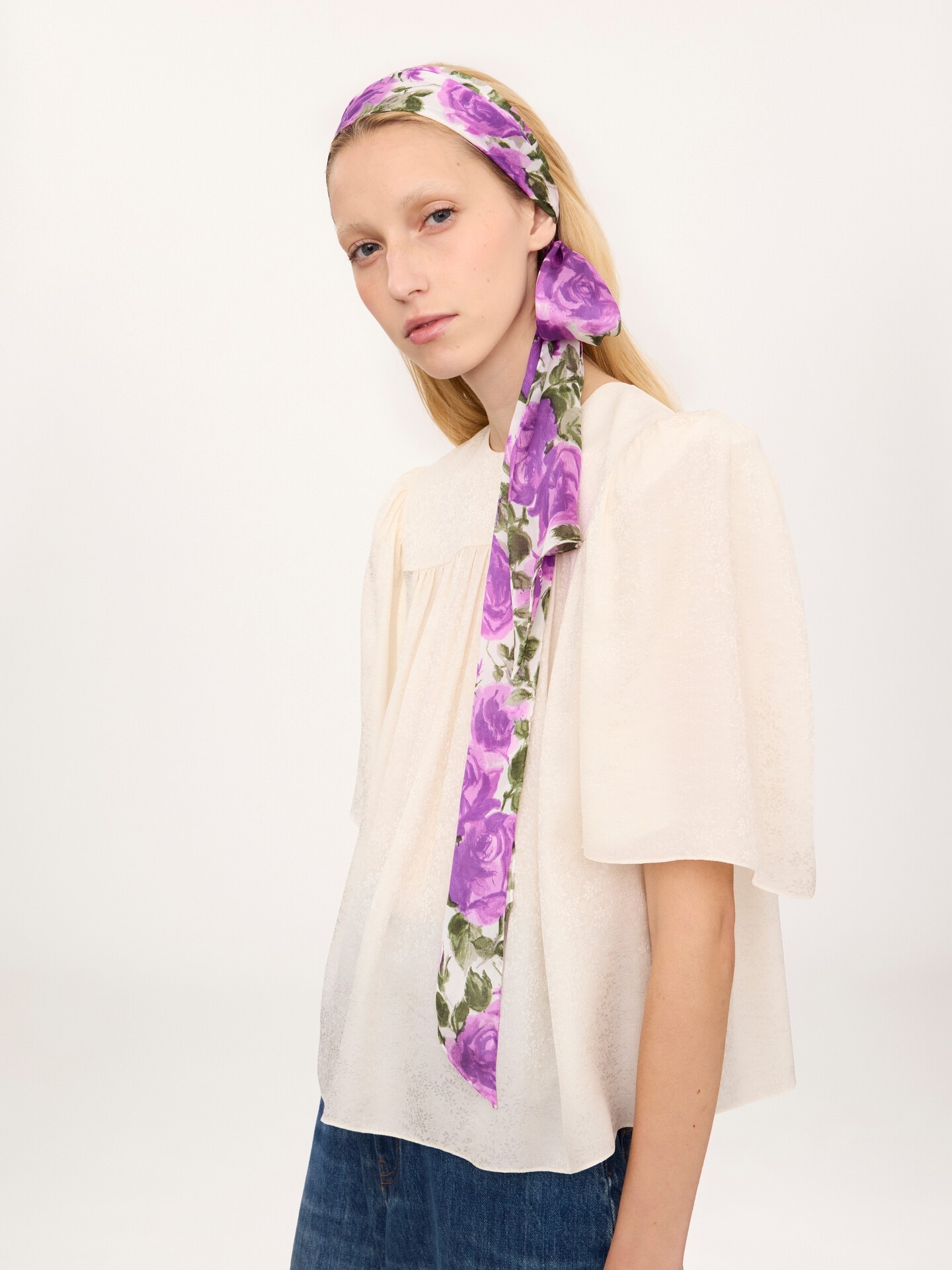 The Chlo&eacute; Wild Flowers bandeau scarf in silk georgette - 3
