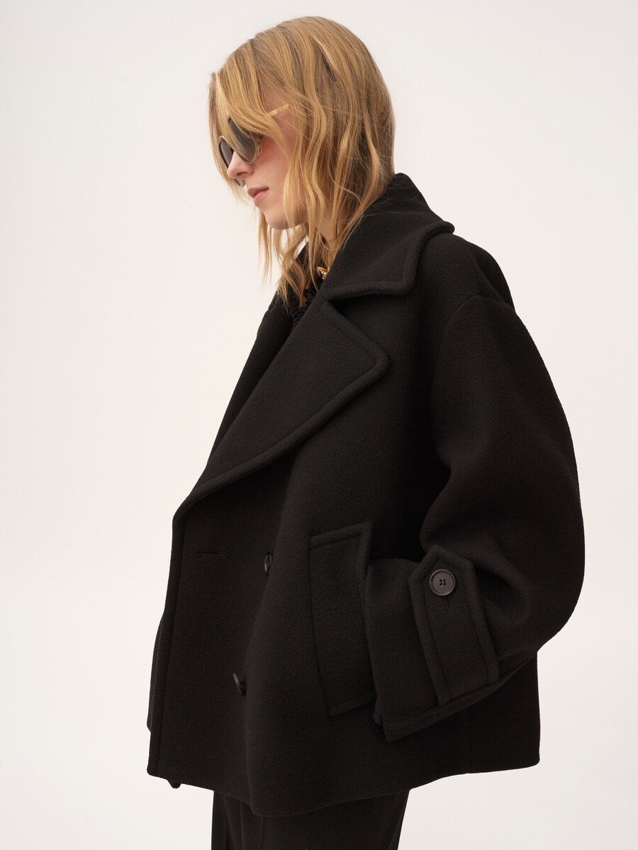 Kurzer Oversize-Mantel aus Wolle - 6
