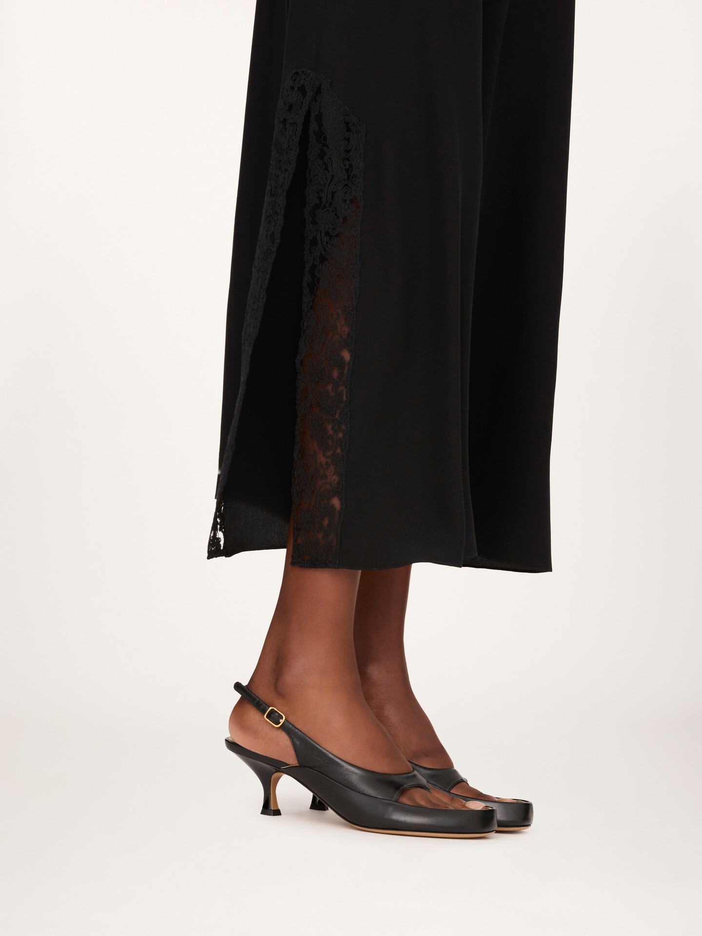 Long lingerie dress in cr&ecirc;pe de chine & lace - 7