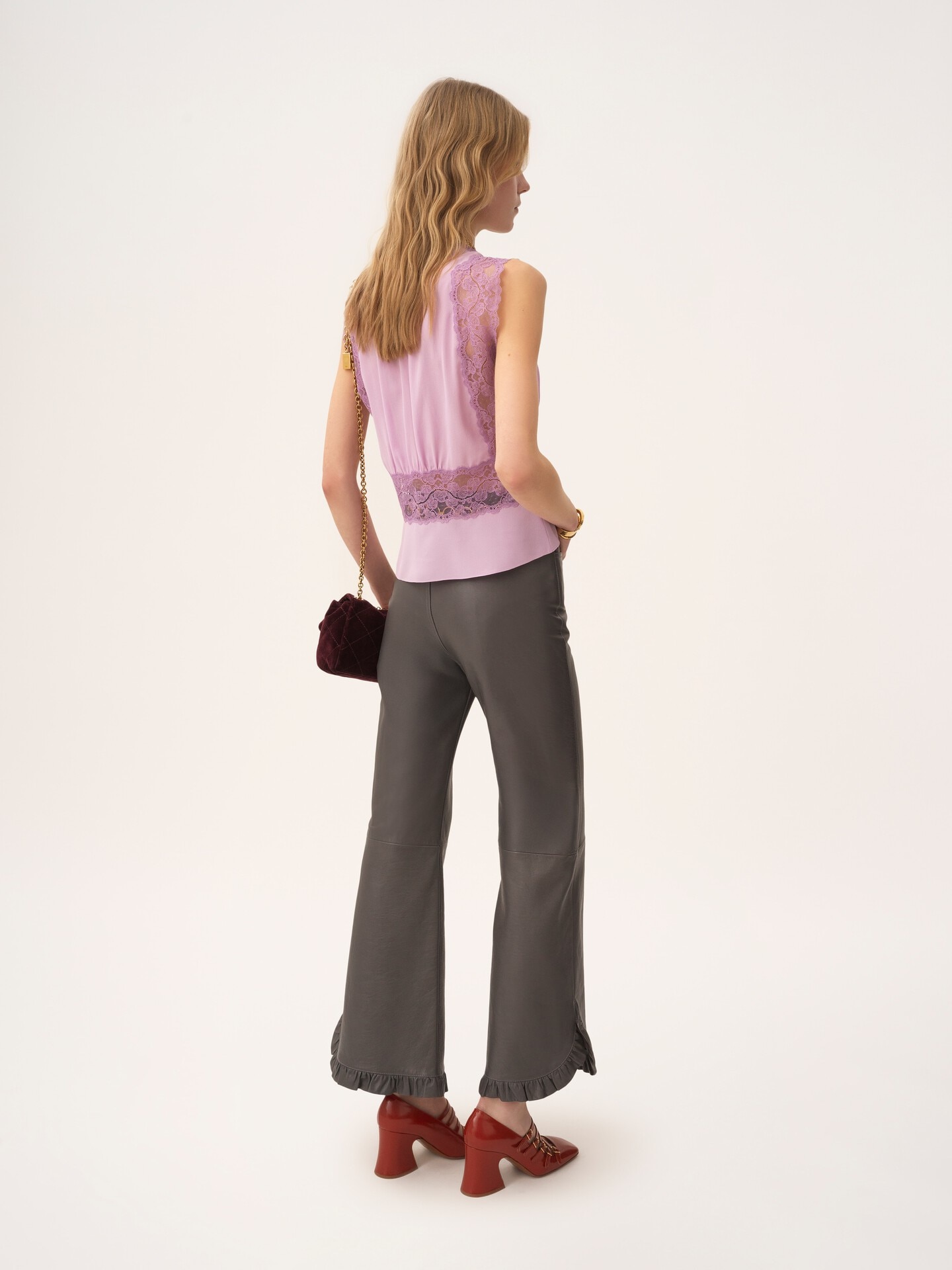 Gerüschte ausgestellte Hose aus Leder - 5