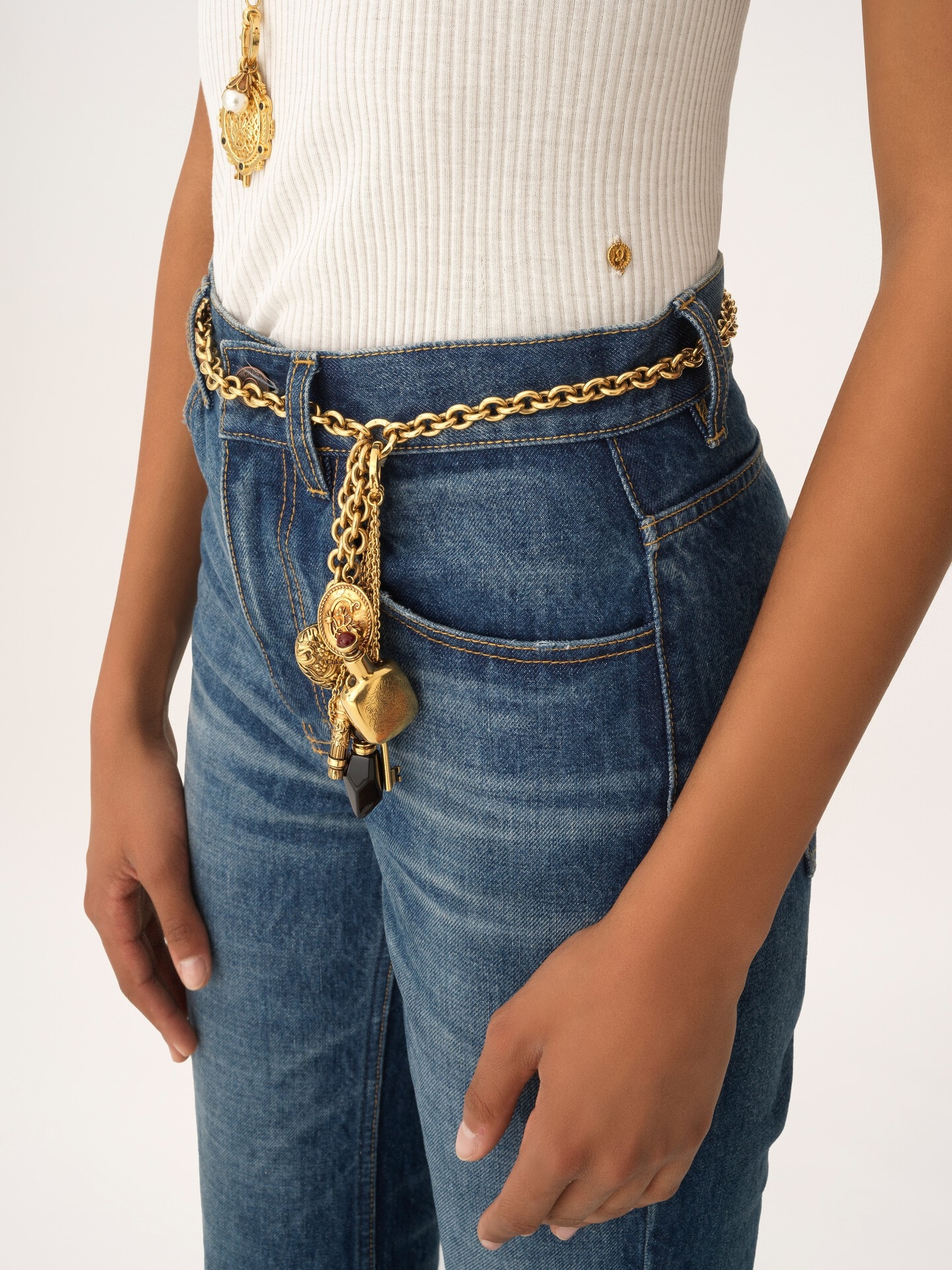 T-shirt ajust&eacute; &eacute;chancr&eacute; en coton - 6