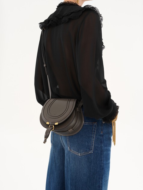 Petit sac port&eacute; &eacute;paule Marcie en cuir brillant