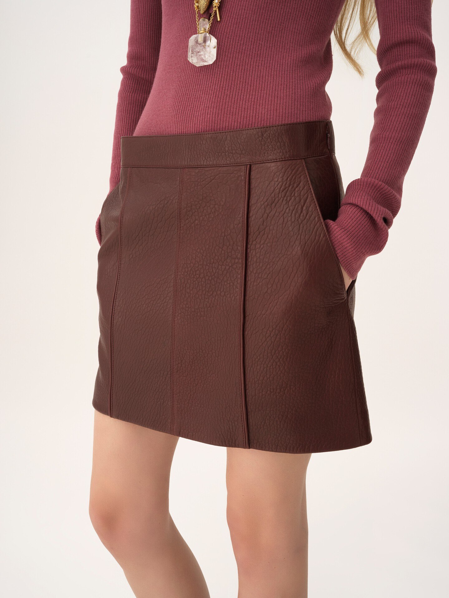 Gerade geschnittener Minirock aus Leder - 6