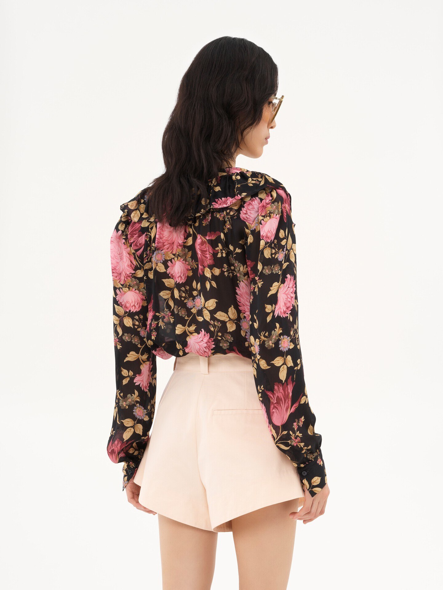 Blouse col V &agrave; volants en charmeuse de soie - 5