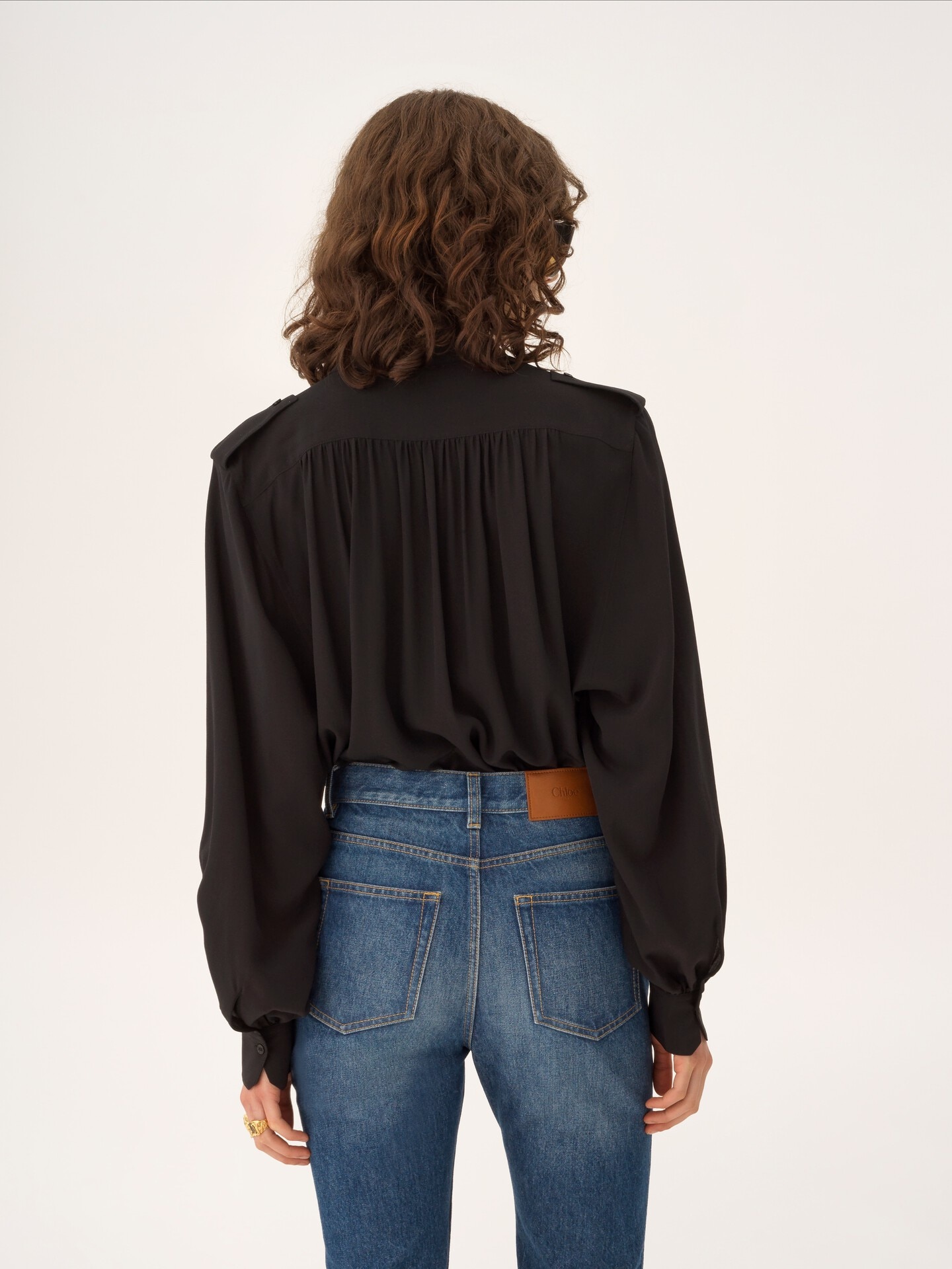 Blouse fronc&eacute;e en cr&ecirc;pe de chine - 5