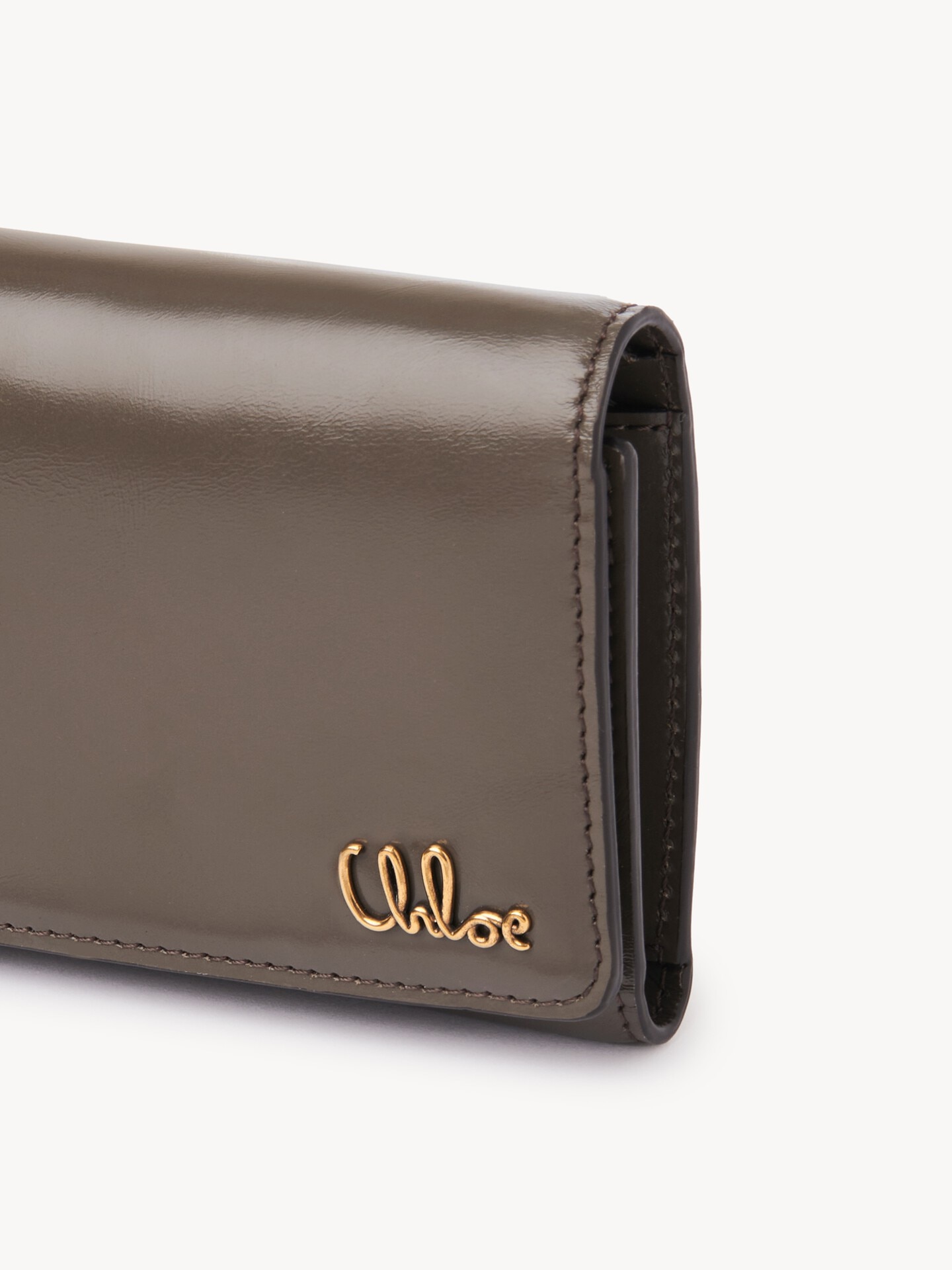 Small Chlo&eacute; Iconic tri-fold with coin pocket in shiny leather - 6