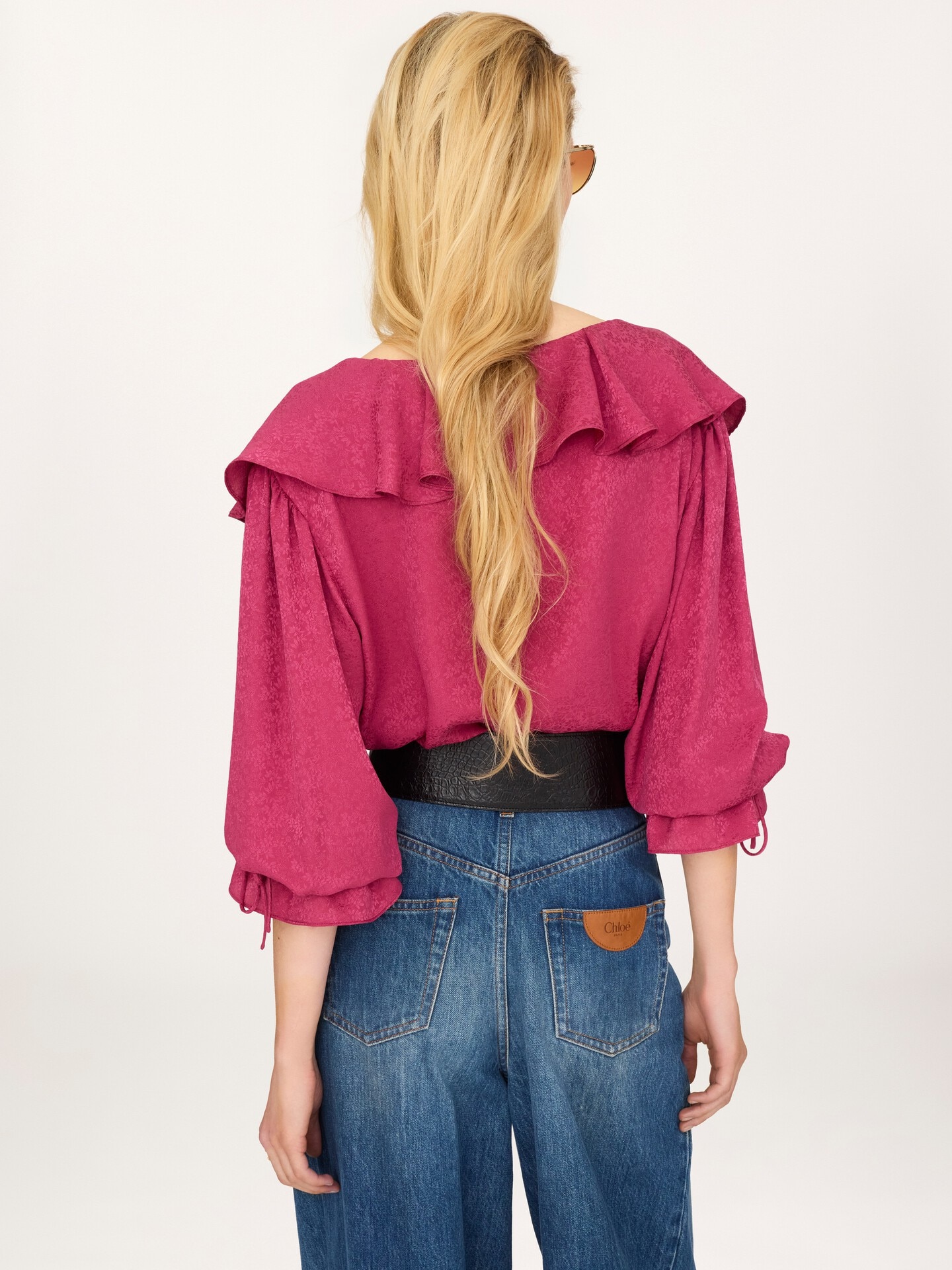 Round-neck ruffle blouse in silk jacquard - 4.0