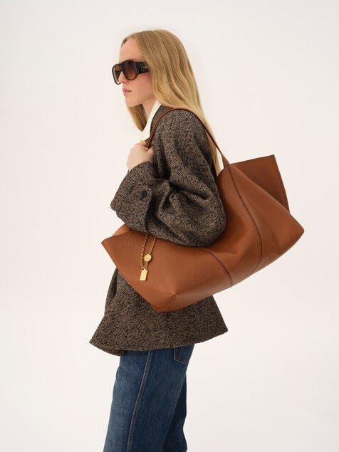 Chlo&eacute; Spin east-west tote bag in grained leather