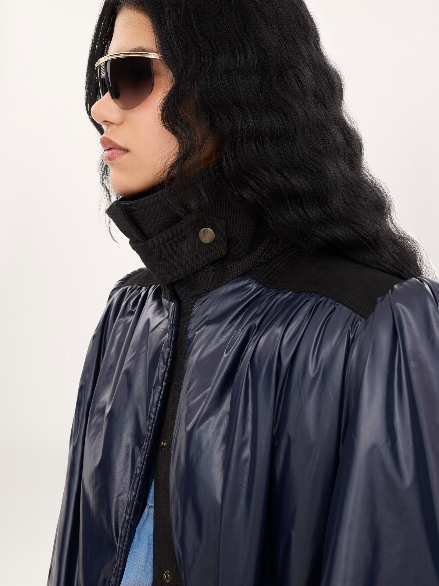 Long utilitarian coat in shiny nylon - 6.0