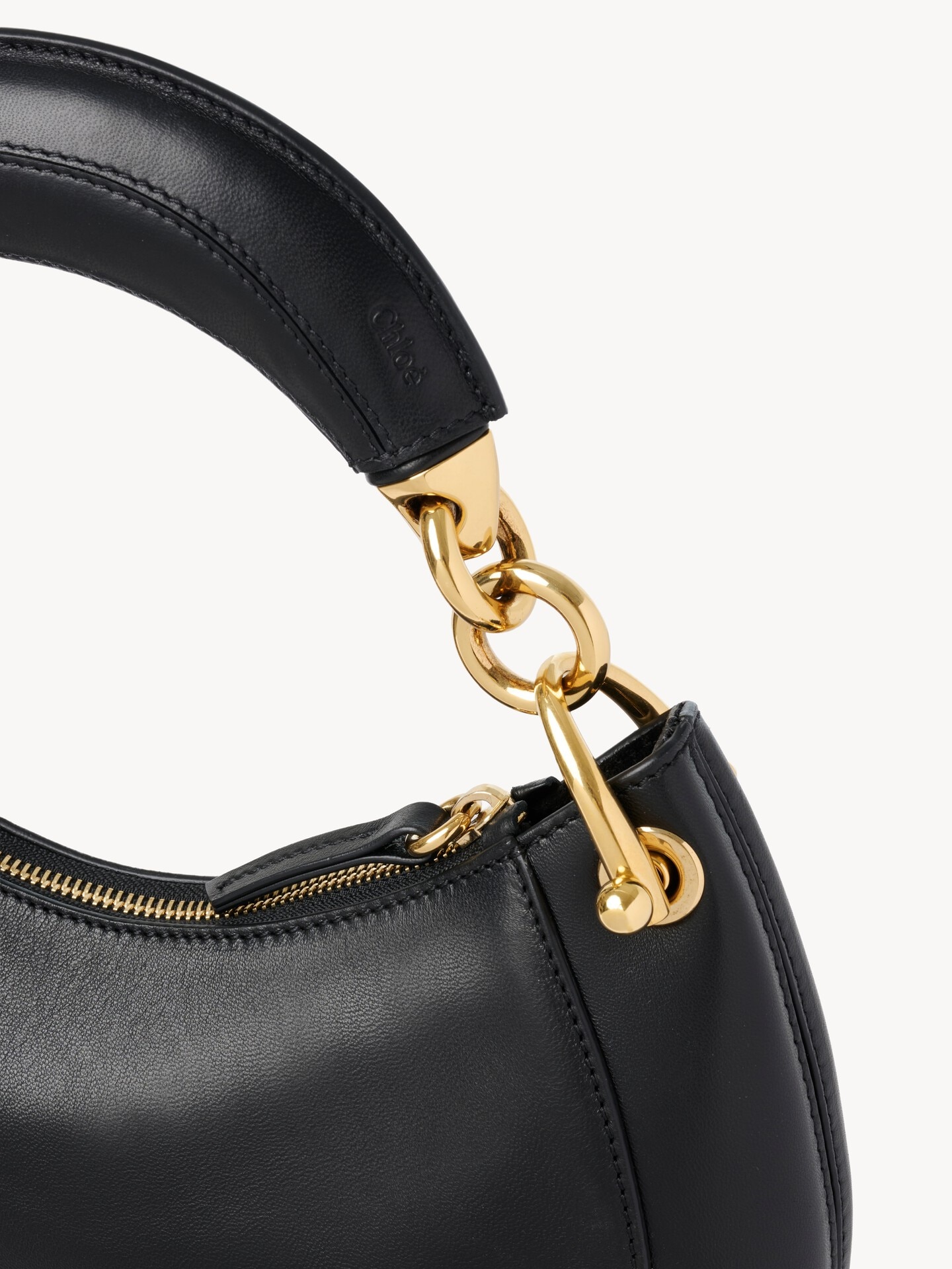 Bolso hobo Chlo&eacute; Banana peque&ntilde;o con cremallera de cuero suave - 6.0
