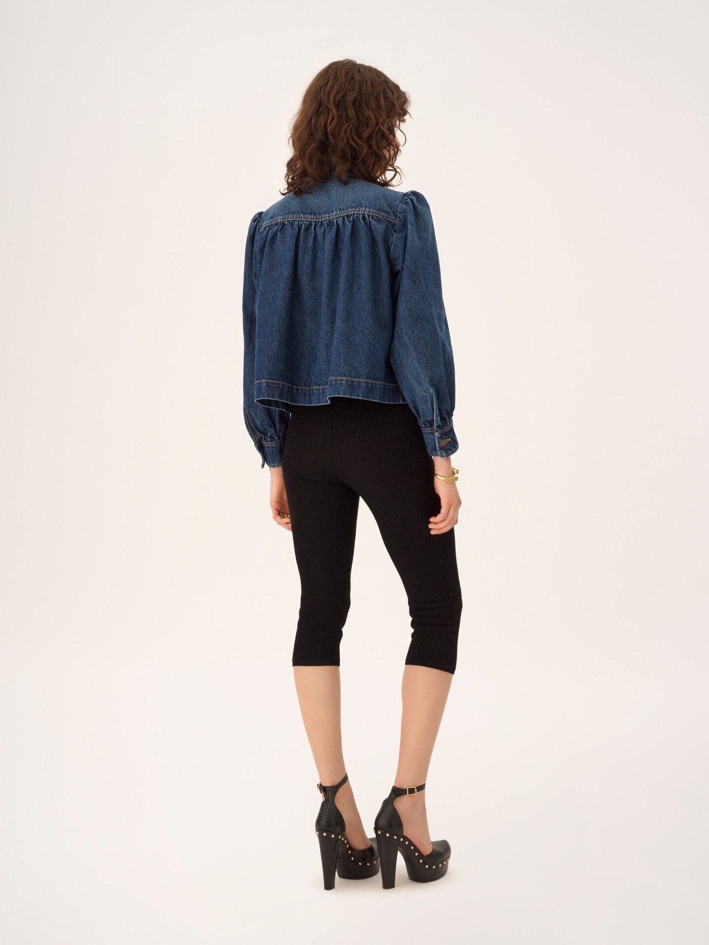 Chaqueta fruncida de cuello alto y tejido vaquero - 7