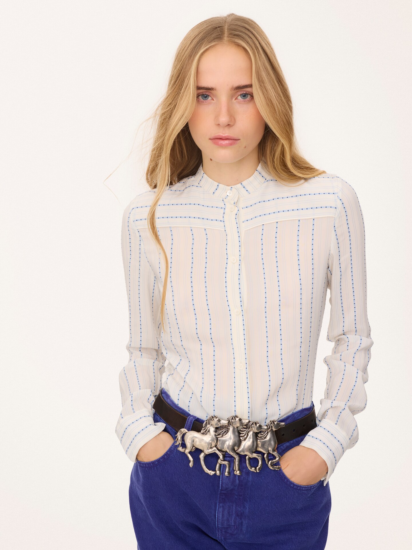 Generous logo sweater in a wool & cashmere knit - 1