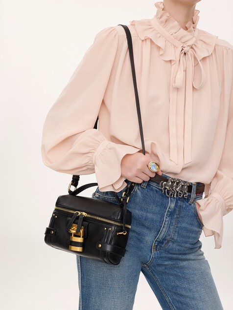 Paddington vanity bag in grained leather