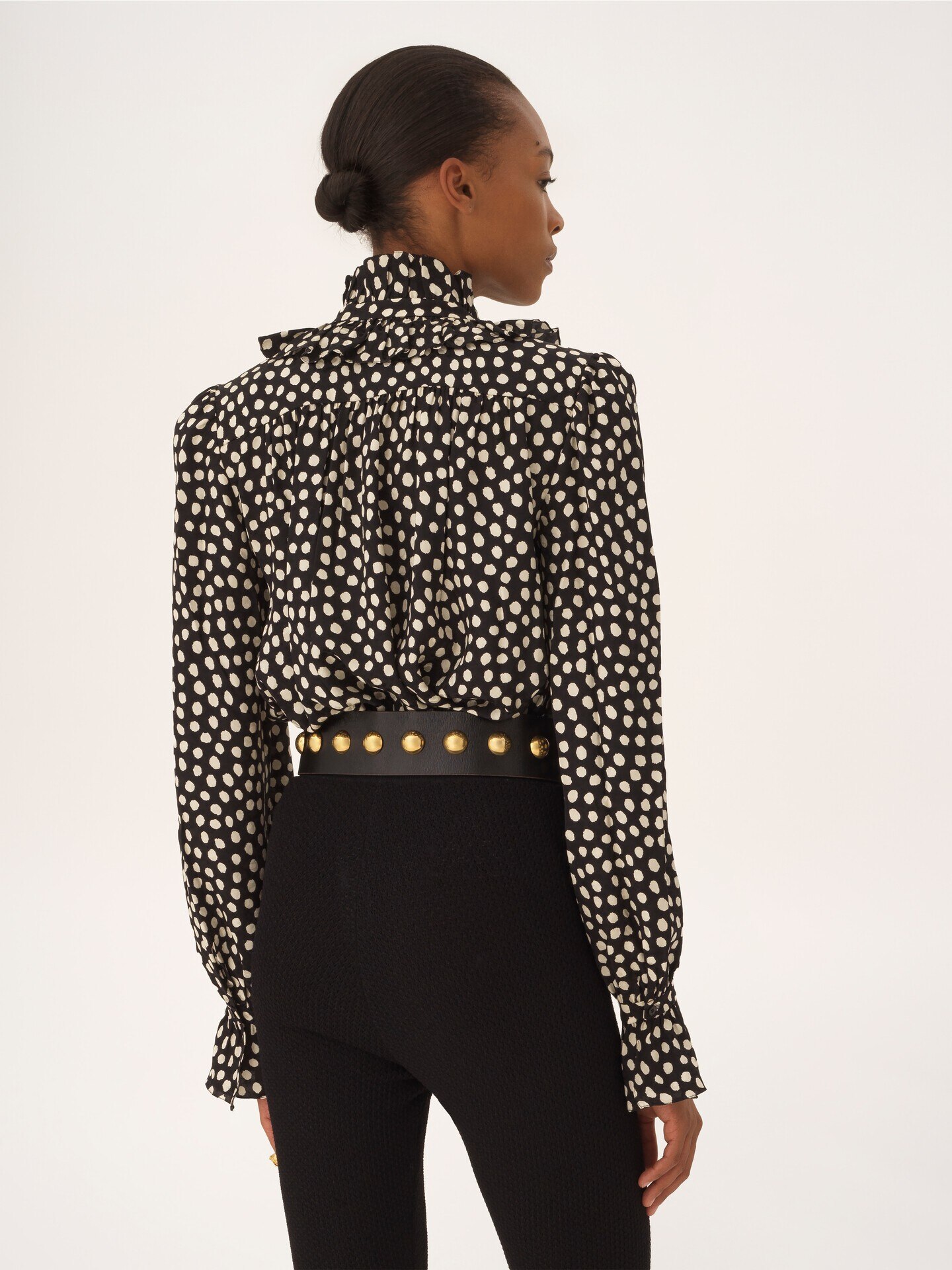 Blusa con volantes anudada en la parte delantera de jacquard de seda - 5