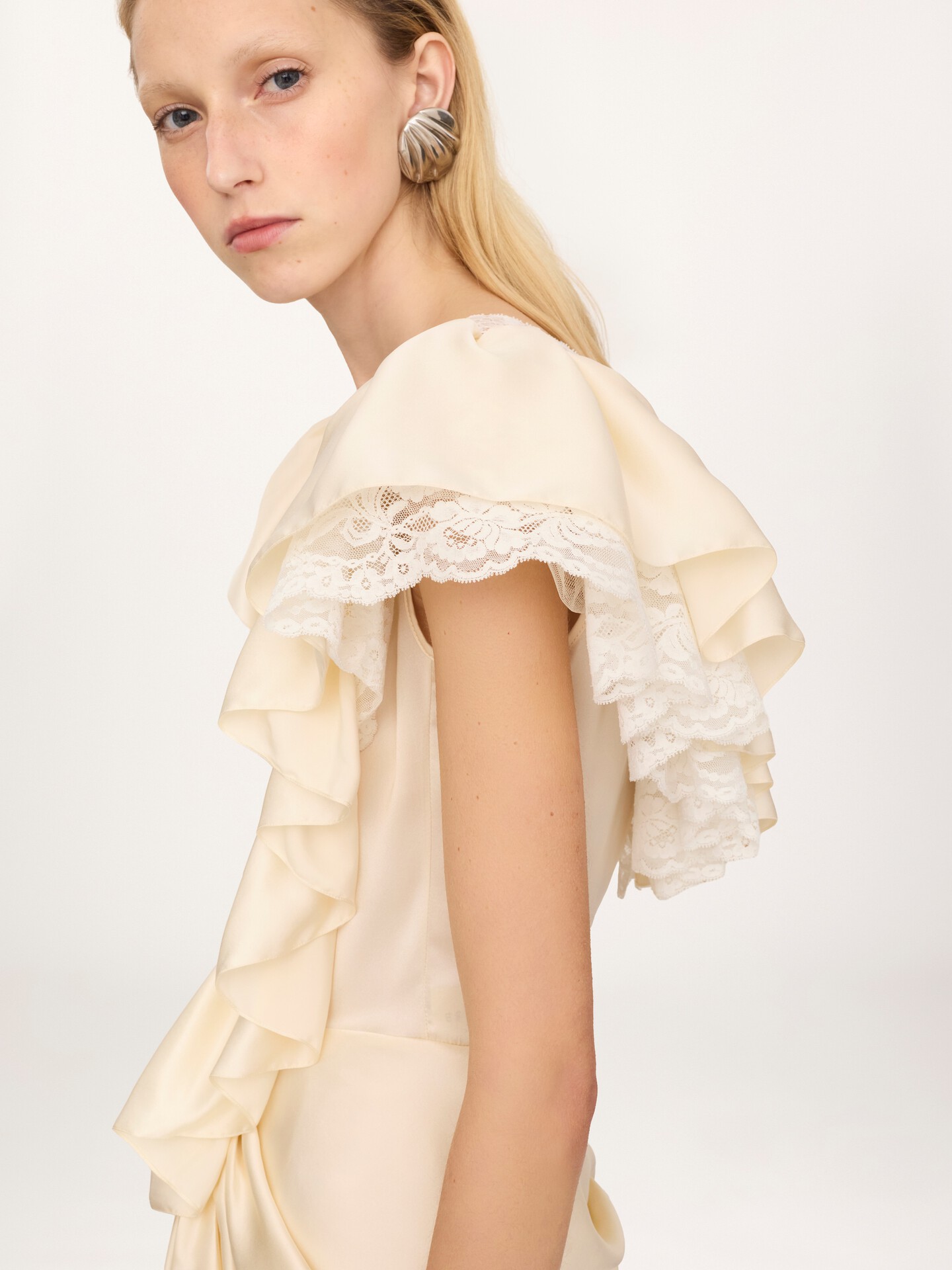 Short V-neck jumpsuit in washed silk satin & lace - 6