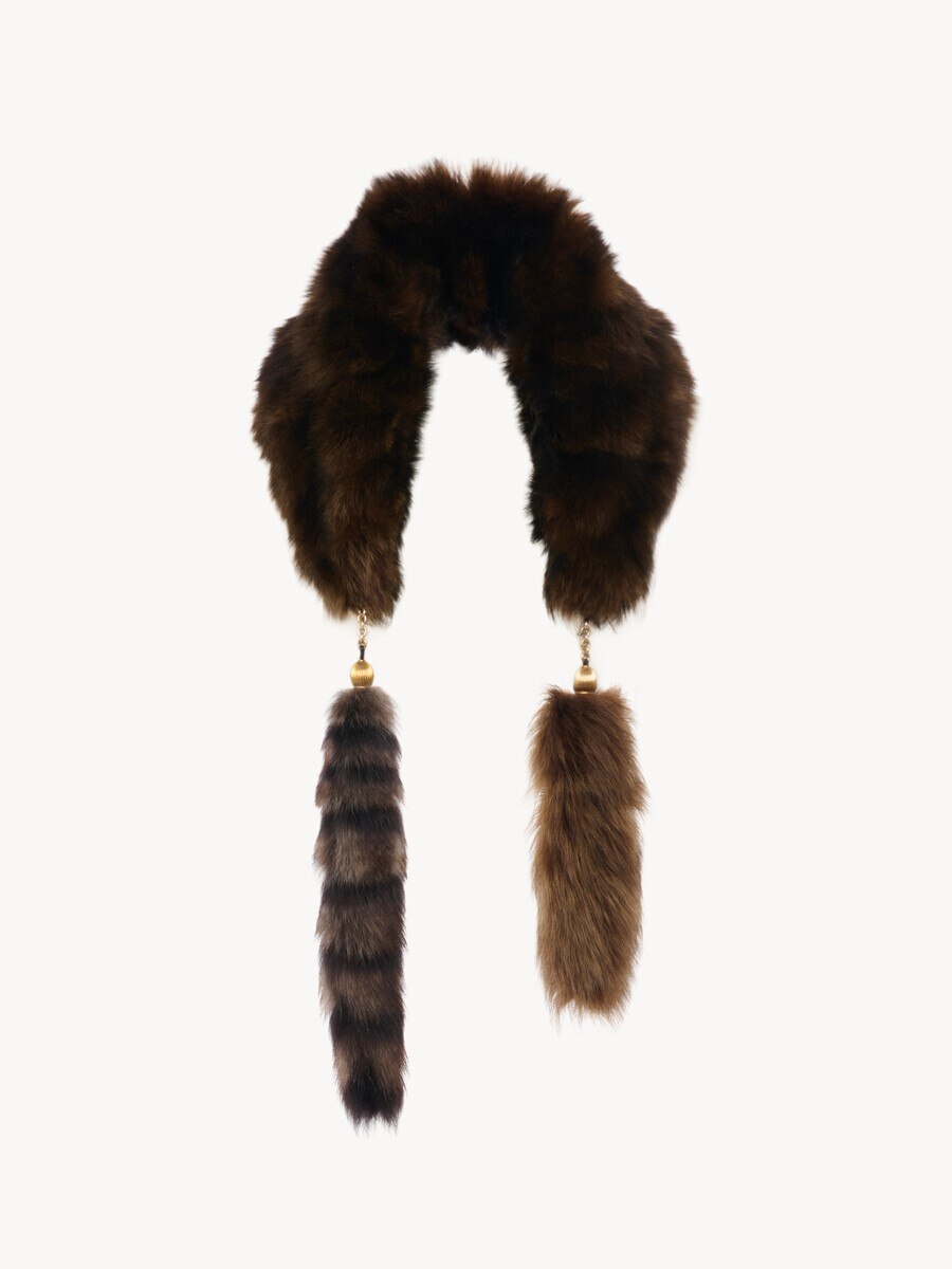 The Treasure Tails scarf in shearling - 1