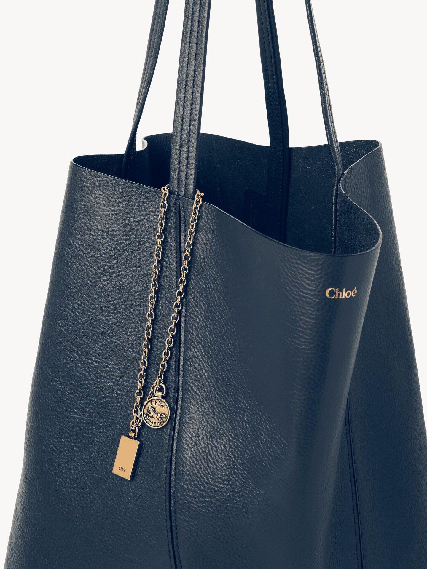 Large Chlo&eacute; Spin tote bag in grained leather - 6.0