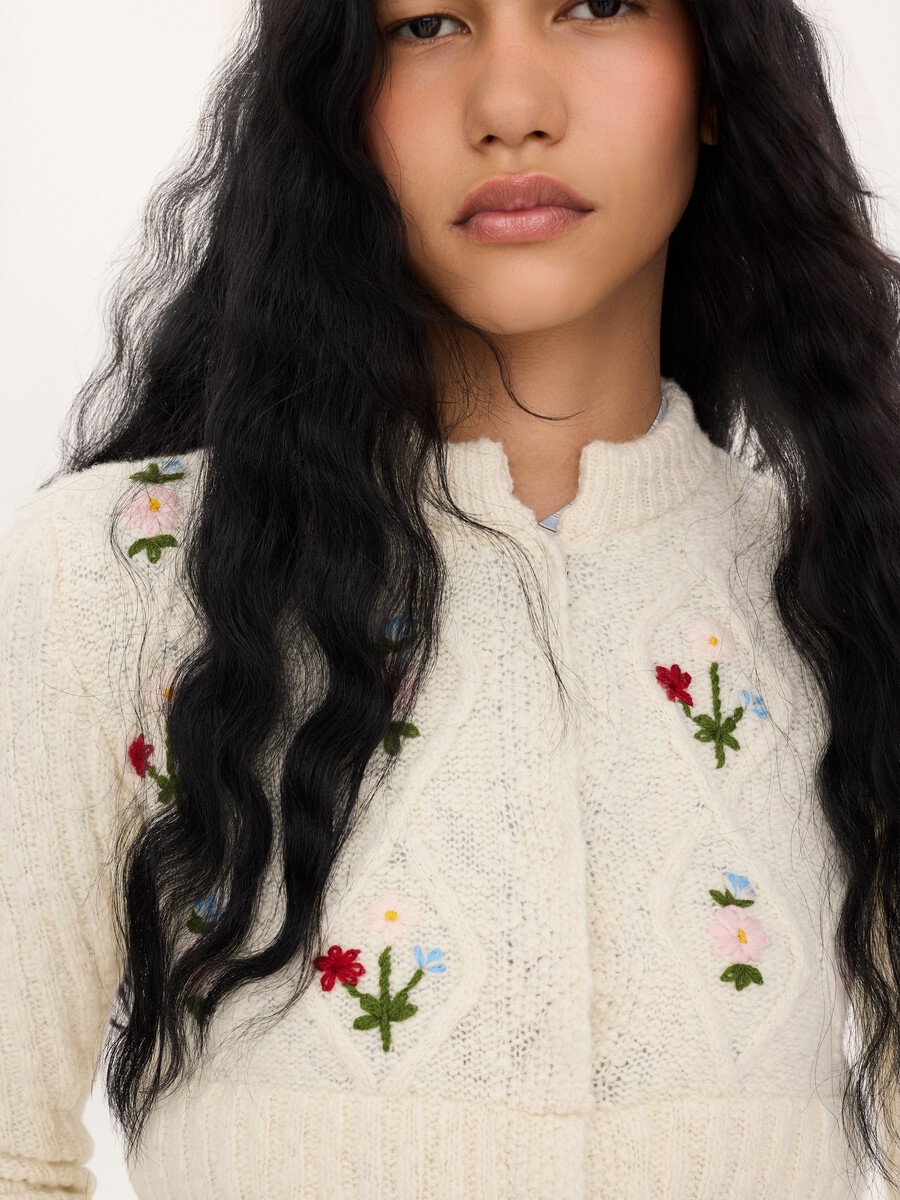 Fitted cardigan in a wool knit - 5