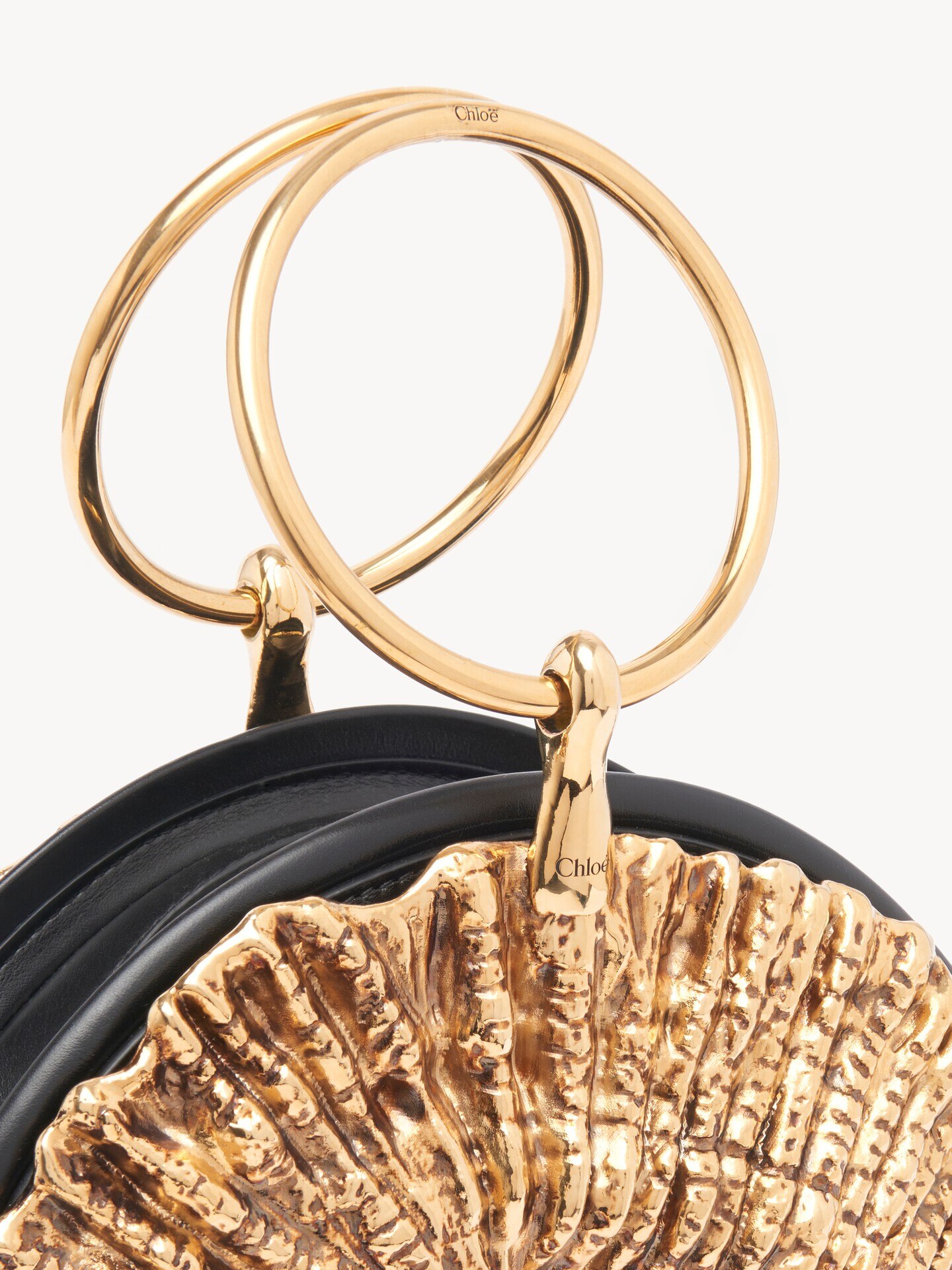 Sea Treasures Shell zipped clutch in soft leather & metal - 6.0