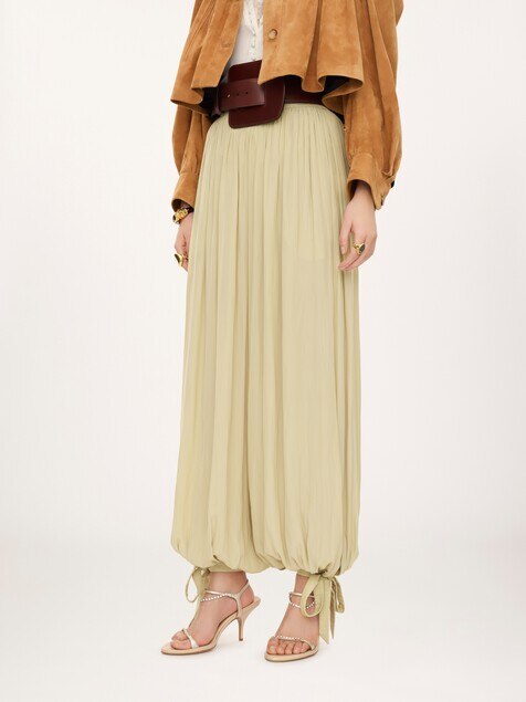 Fluid pleated pants in washed technical satin